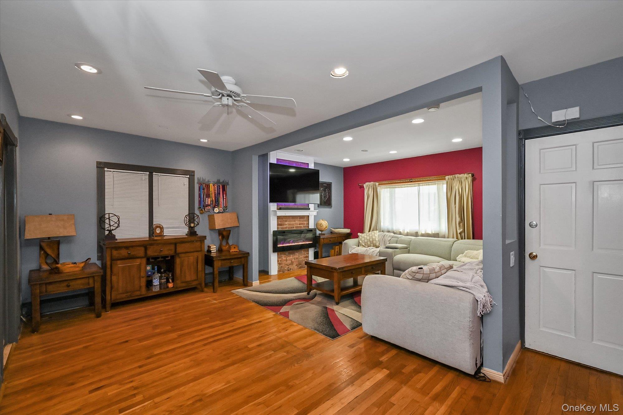 6925 59th Road, Maspeth, NY 11378