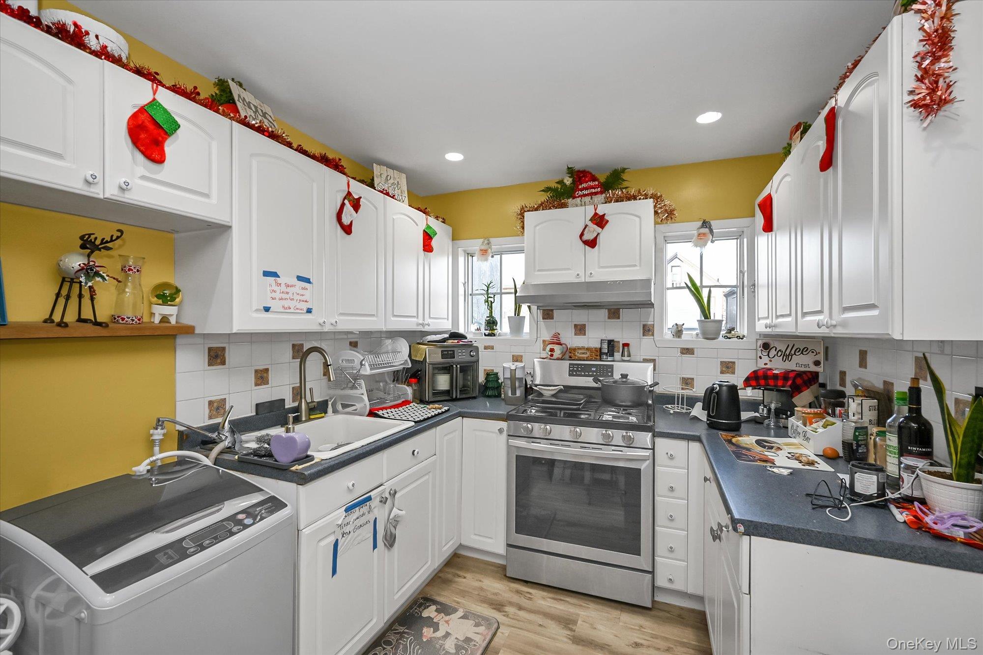 6925 59th Road, Maspeth, NY 11378