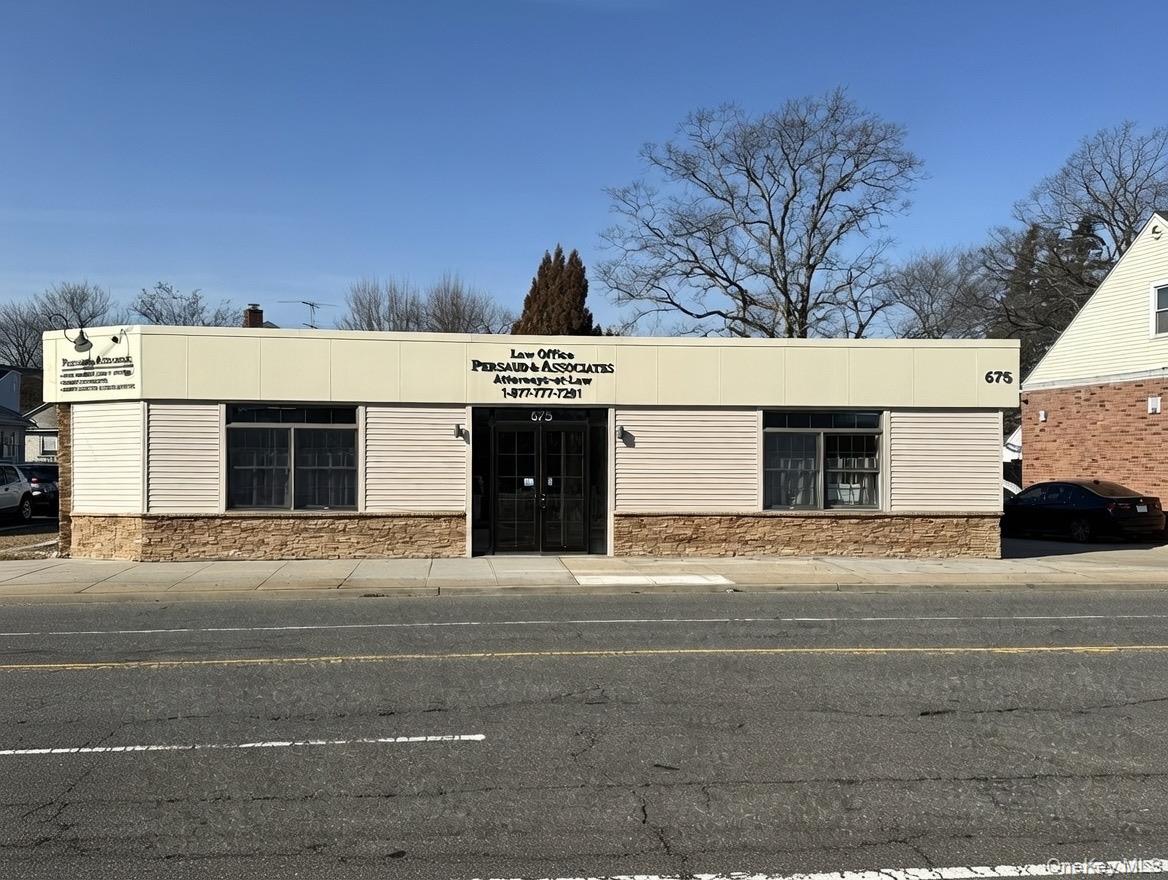 675 Broadway, Massapequa, NY 11758