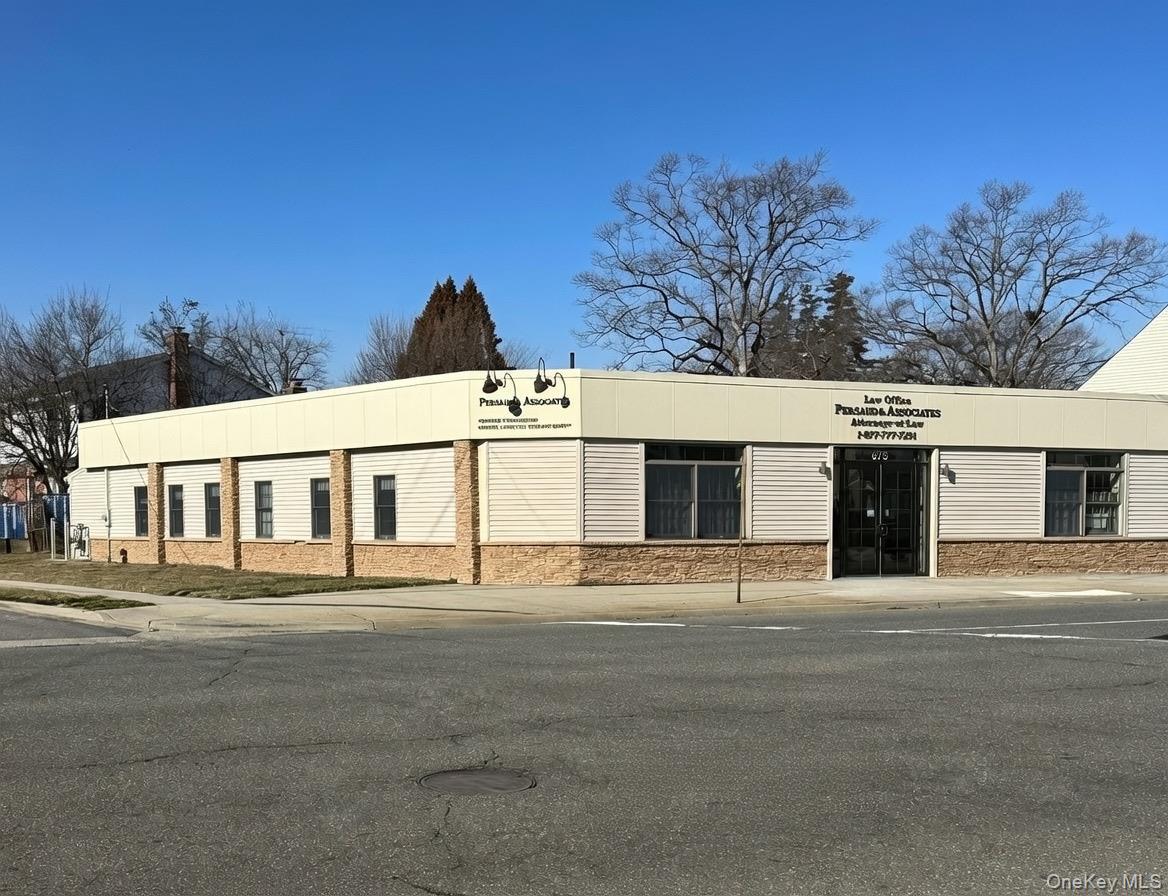 675 Broadway, Massapequa, NY 11758