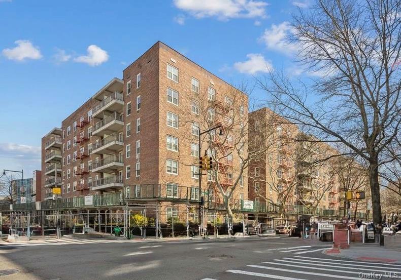 142-05 Roosevelt Avenue # 517, Flushing, NY 11354