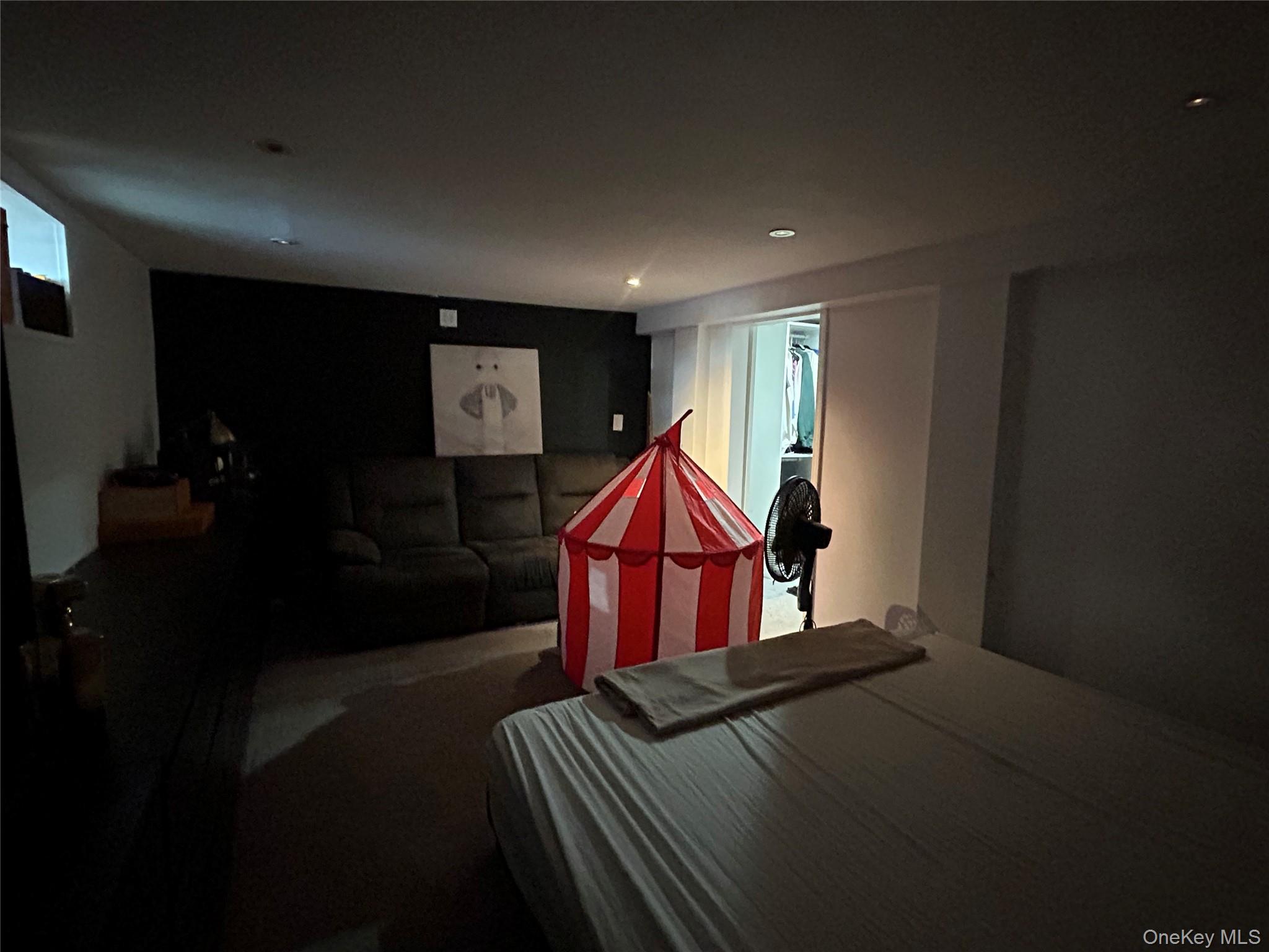 17 Molyneaux Road, Valley Stream, NY 11580