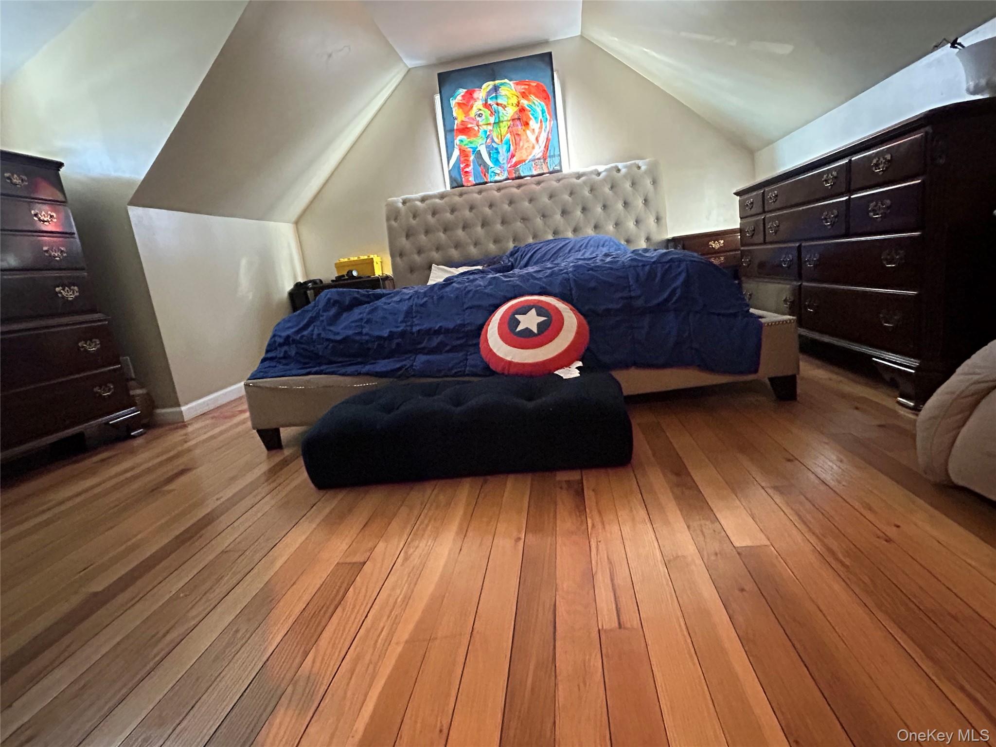 17 Molyneaux Road, Valley Stream, NY 11580