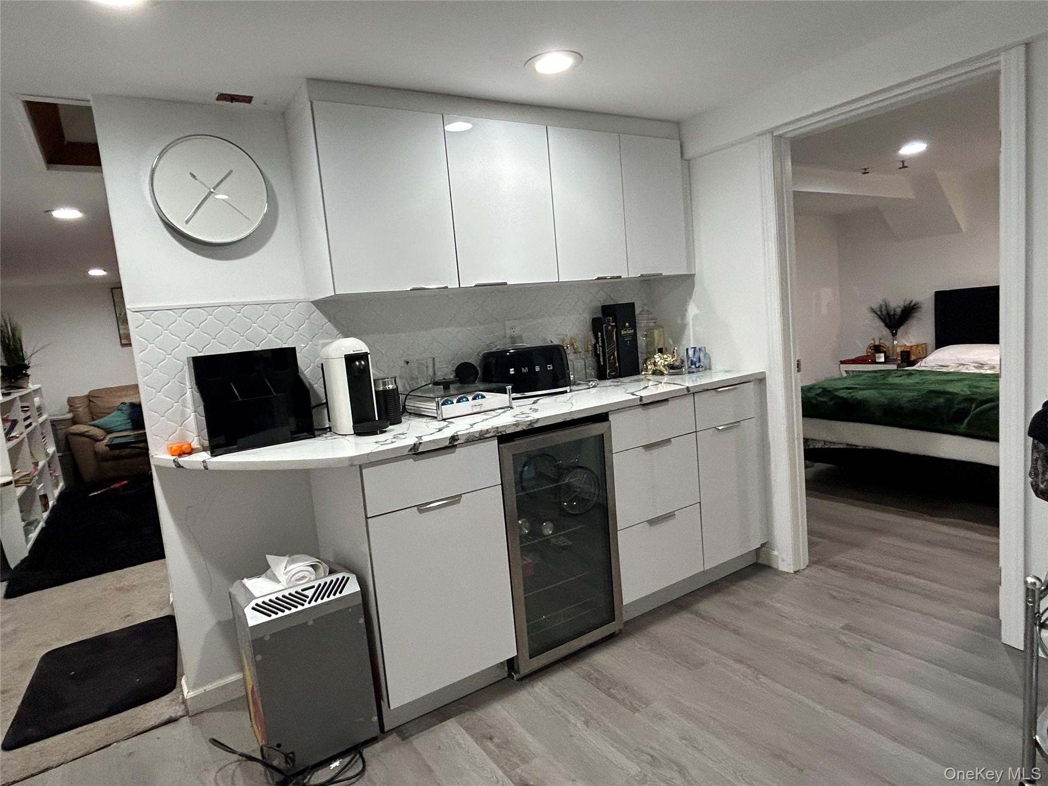 17 Molyneaux Road, Valley Stream, NY 11580