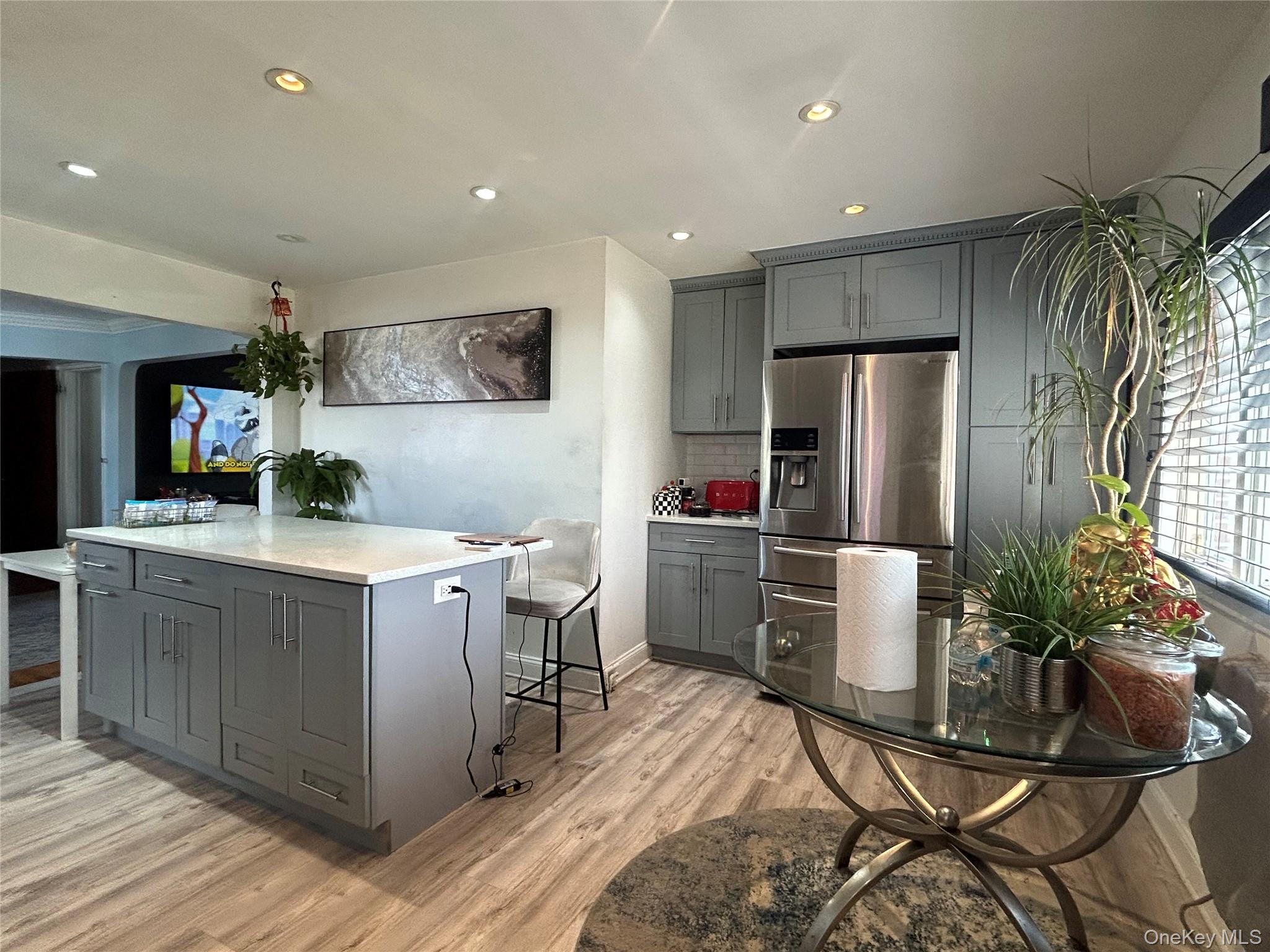 17 Molyneaux Road, Valley Stream, NY 11580