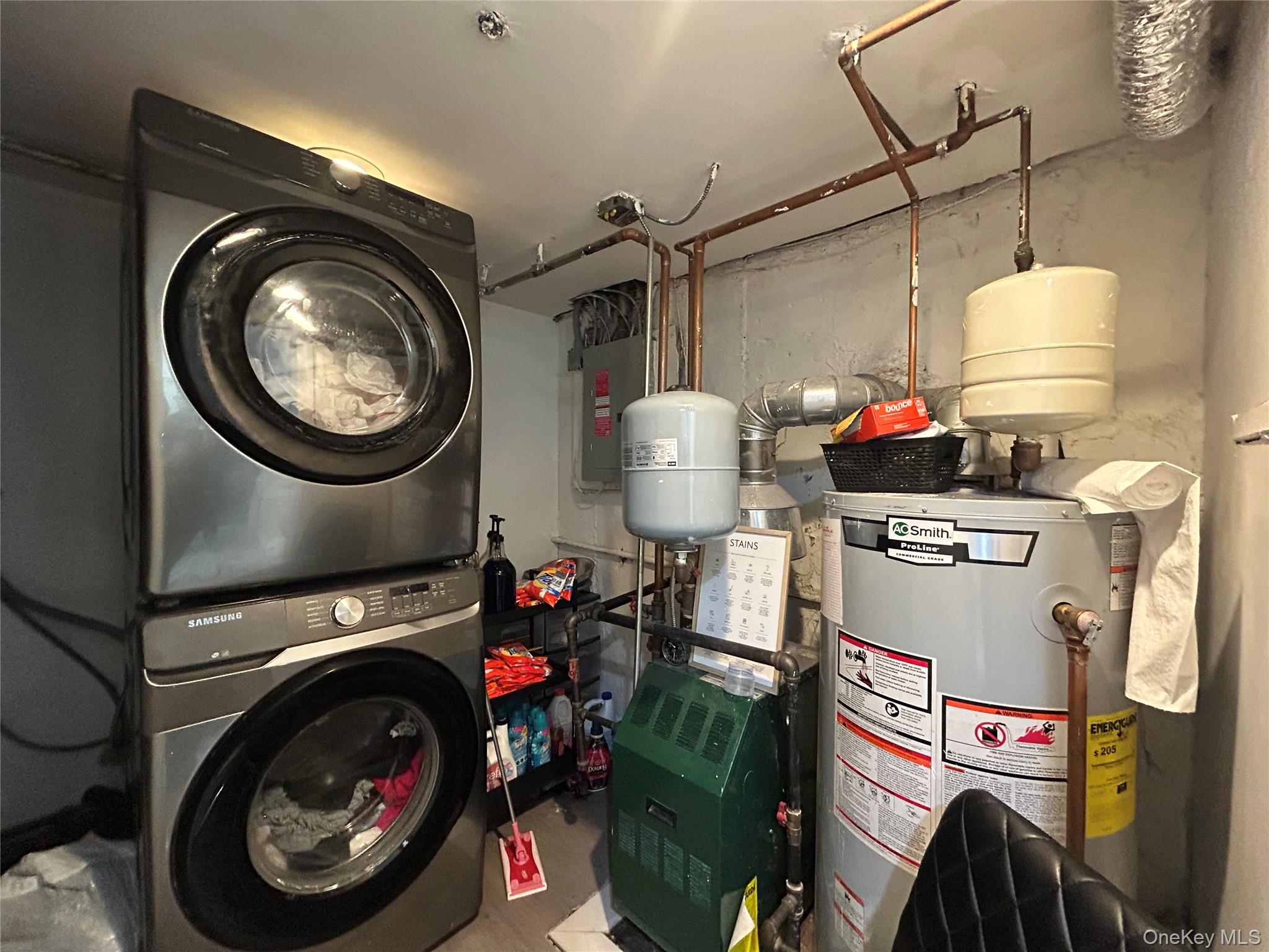 17 Molyneaux Road, Valley Stream, NY 11580