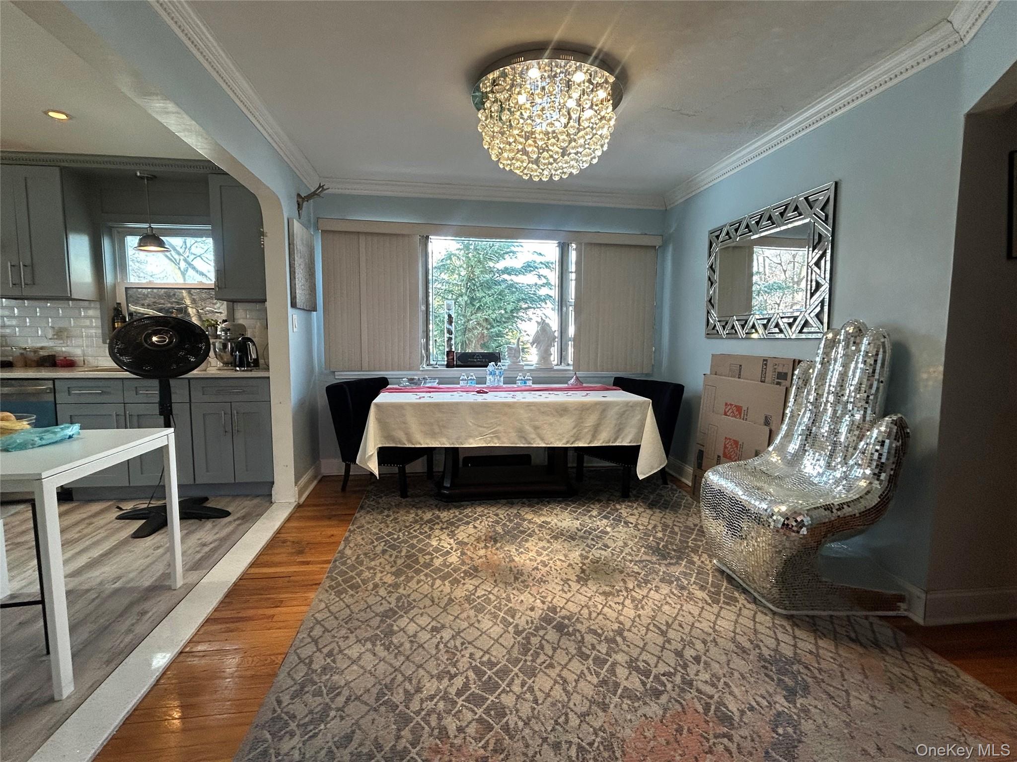 17 Molyneaux Road, Valley Stream, NY 11580