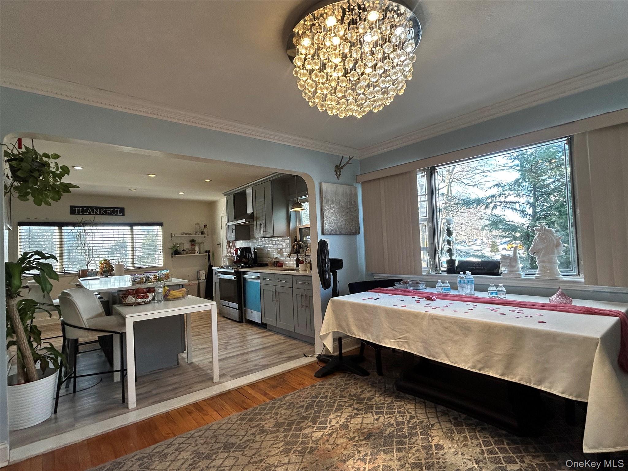 17 Molyneaux Road, Valley Stream, NY 11580