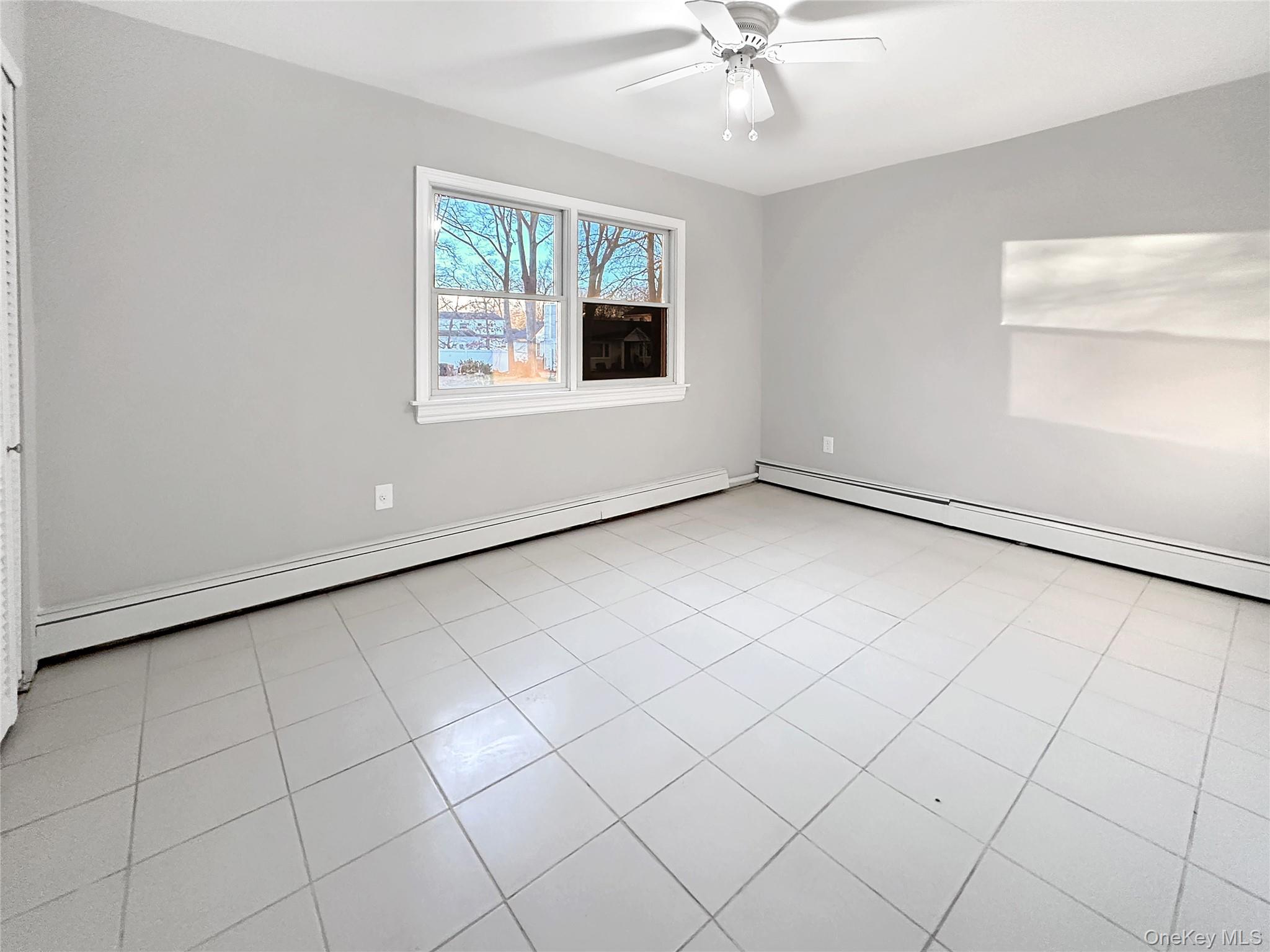 7 Carnaby Avenue, Coram, NY 11727