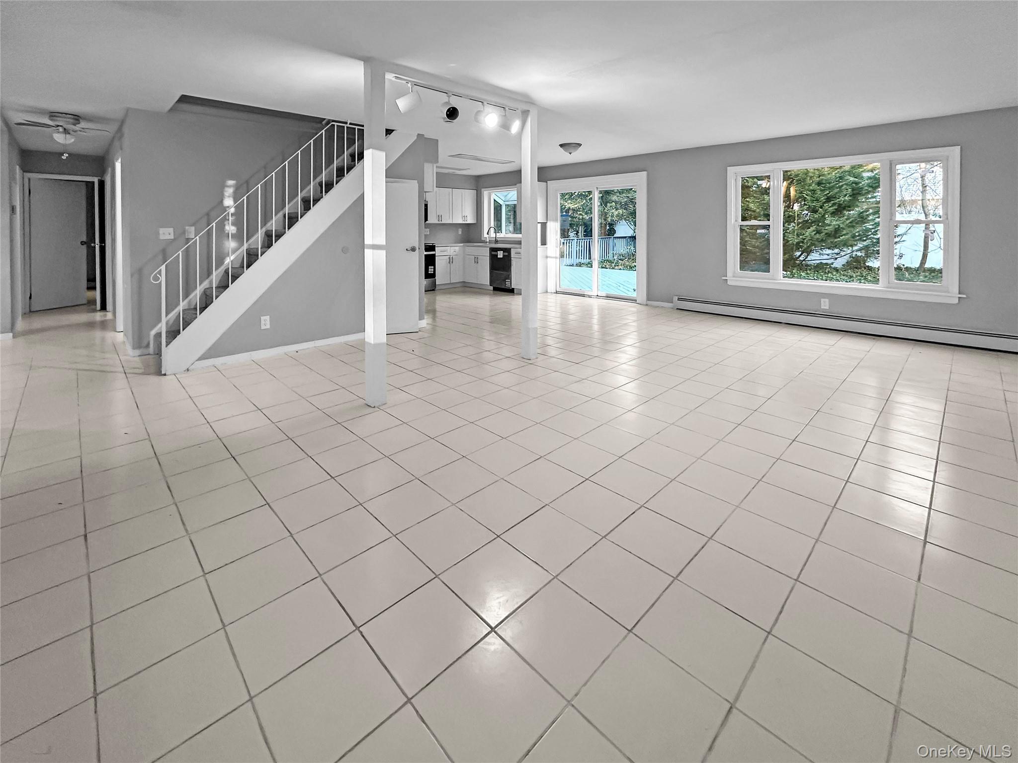 7 Carnaby Avenue, Coram, NY 11727