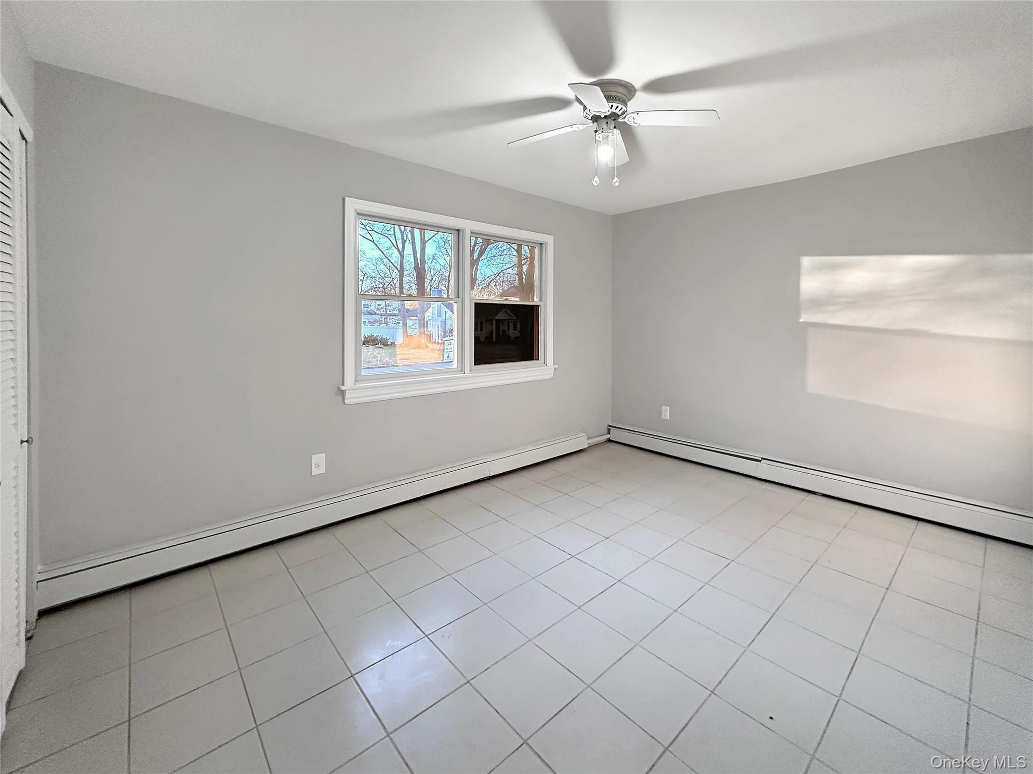 7 Carnaby Avenue, Coram, NY 11727