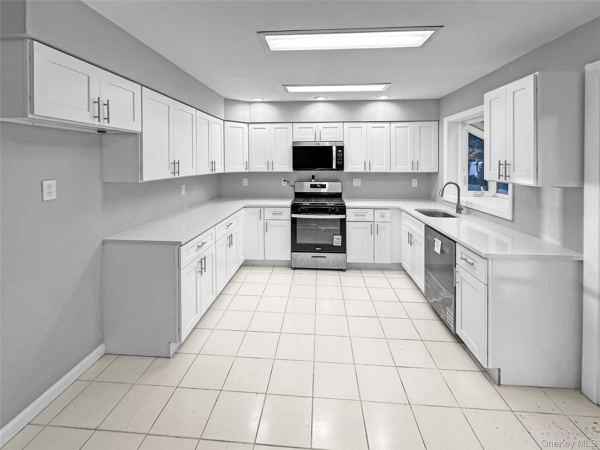 7 Carnaby Avenue, Coram, NY 11727