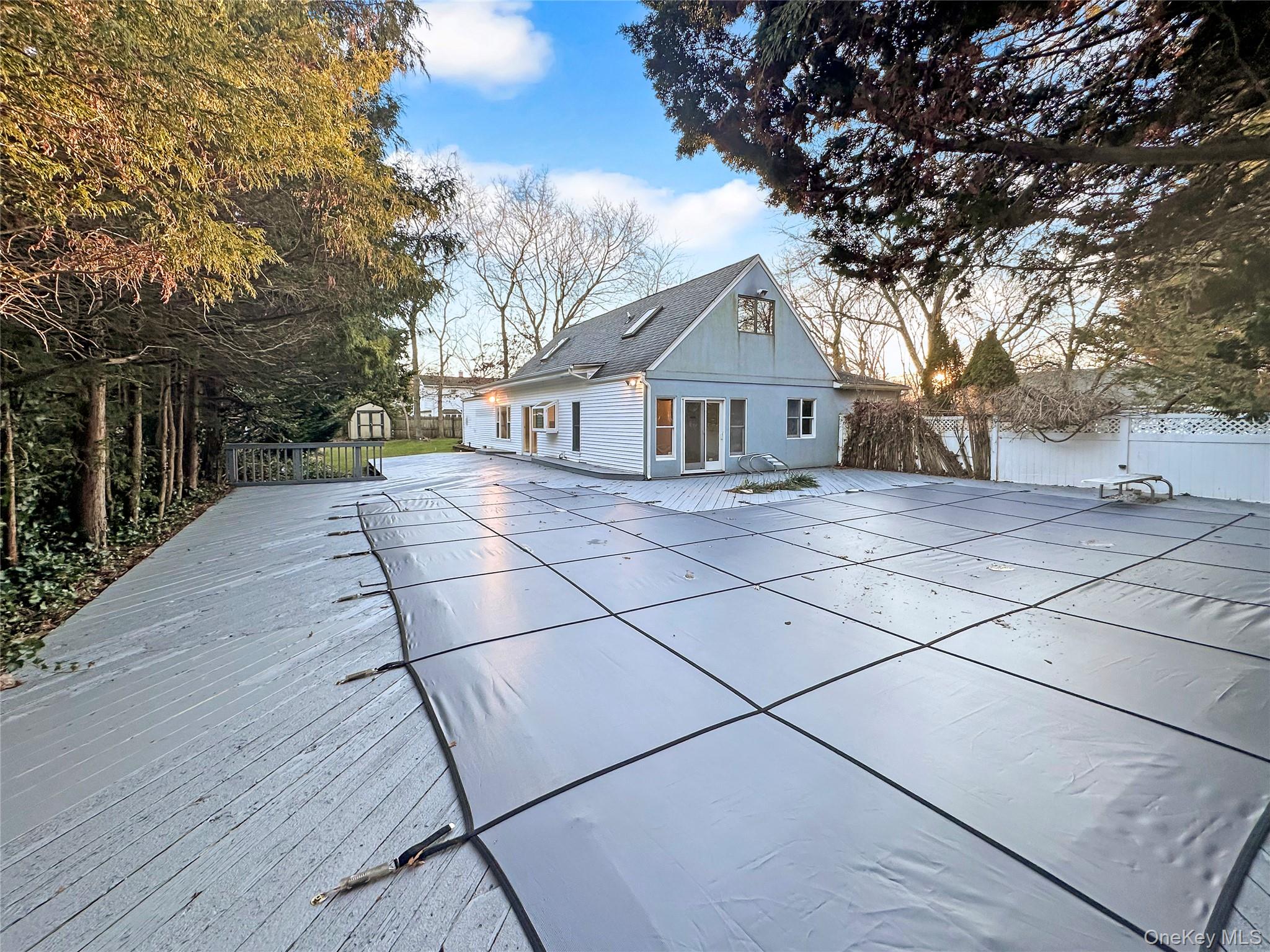 7 Carnaby Avenue, Coram, NY 11727