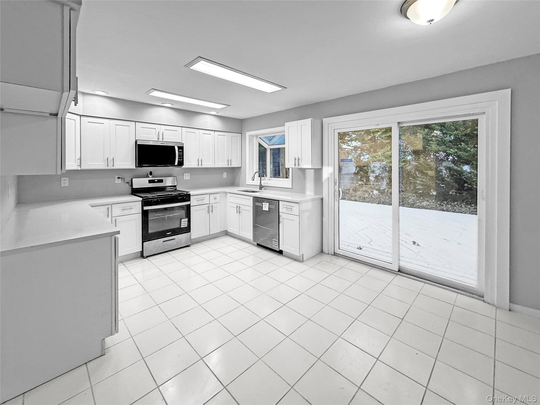 7 Carnaby Avenue, Coram, NY 11727