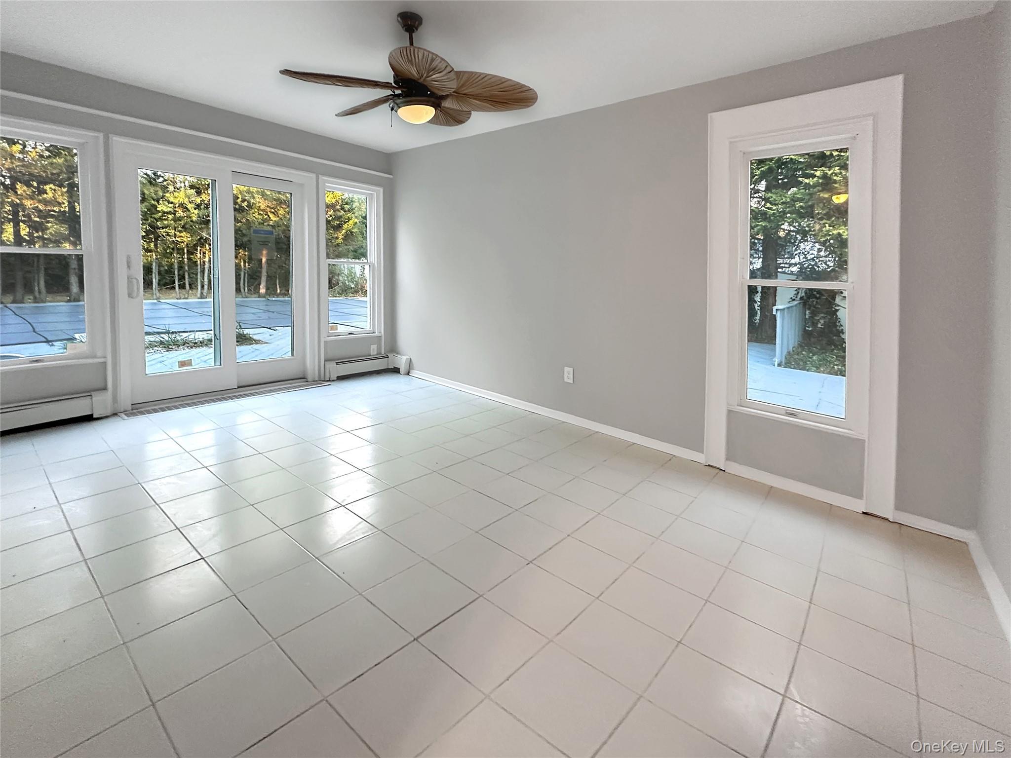 7 Carnaby Avenue, Coram, NY 11727