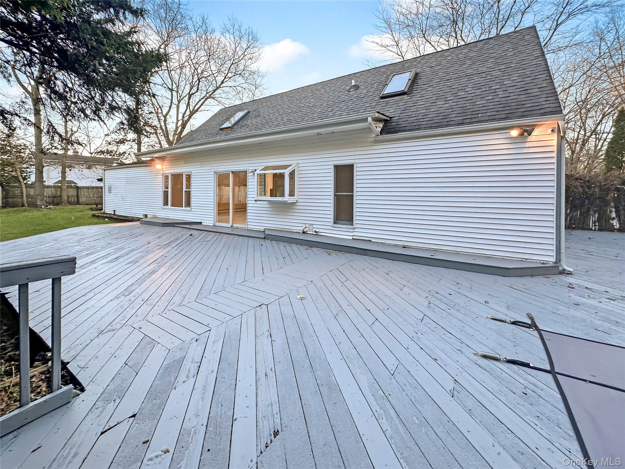 7 Carnaby Avenue, Coram, NY 11727