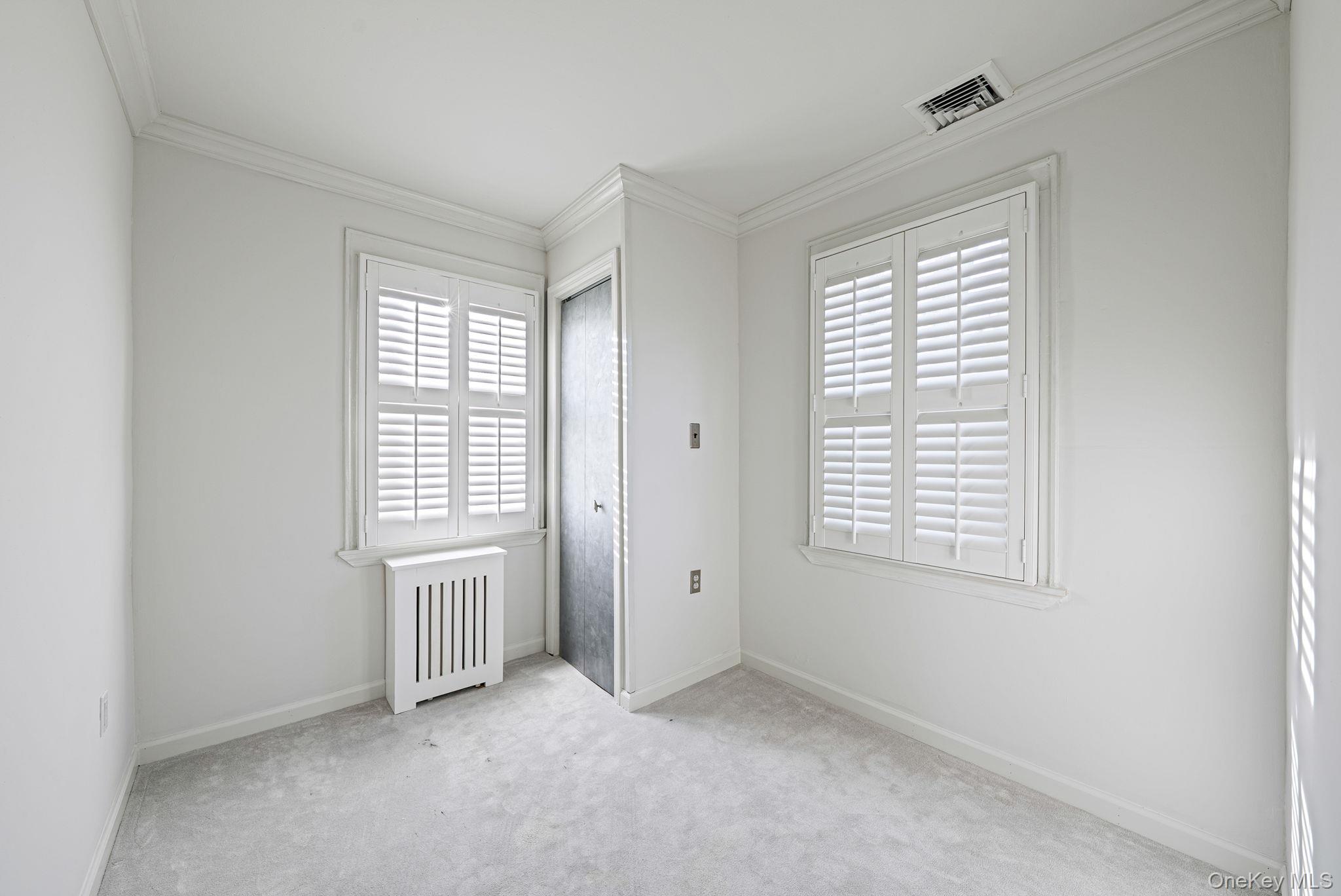 32 Everett, Lynbrook, NY 11563