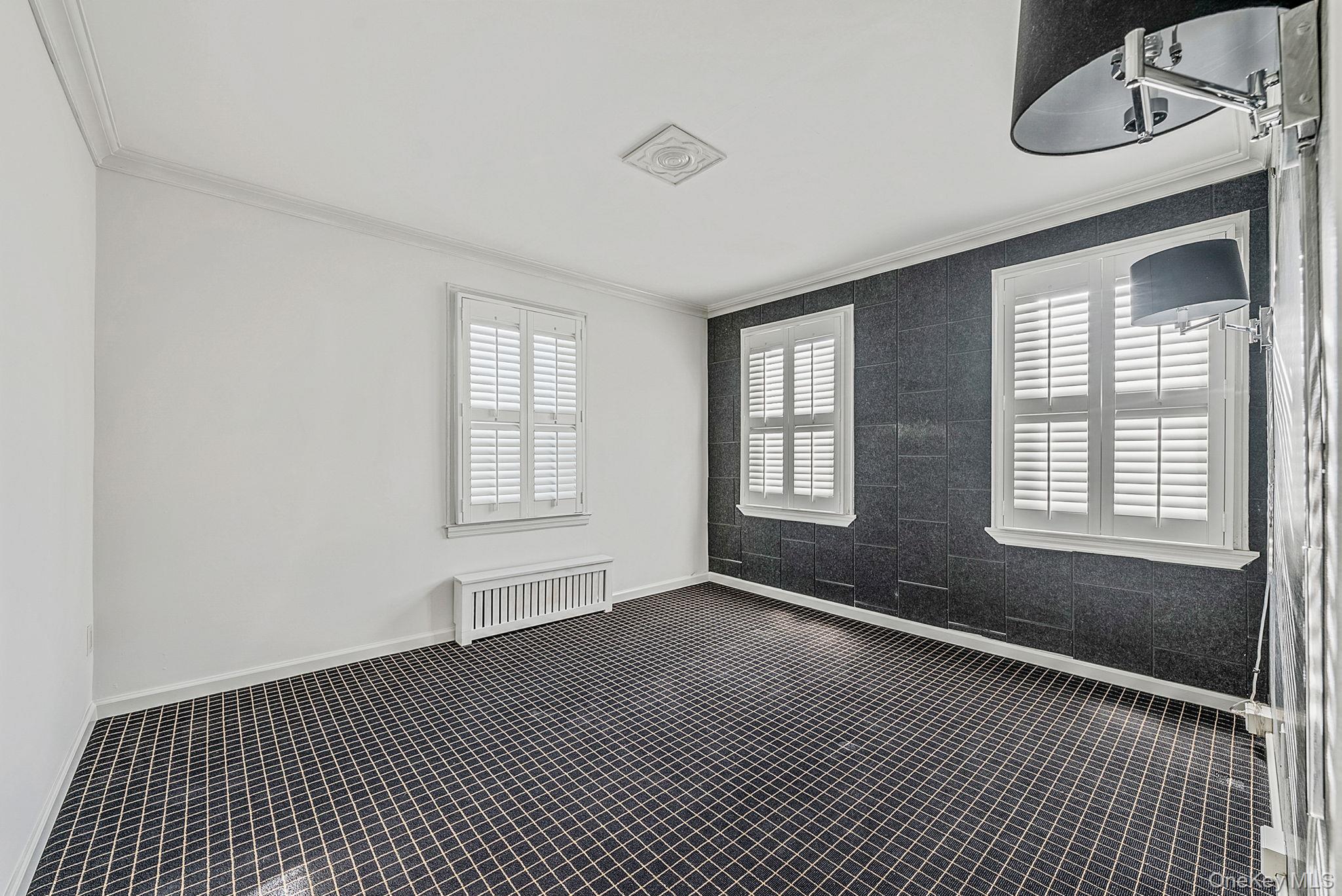 32 Everett, Lynbrook, NY 11563