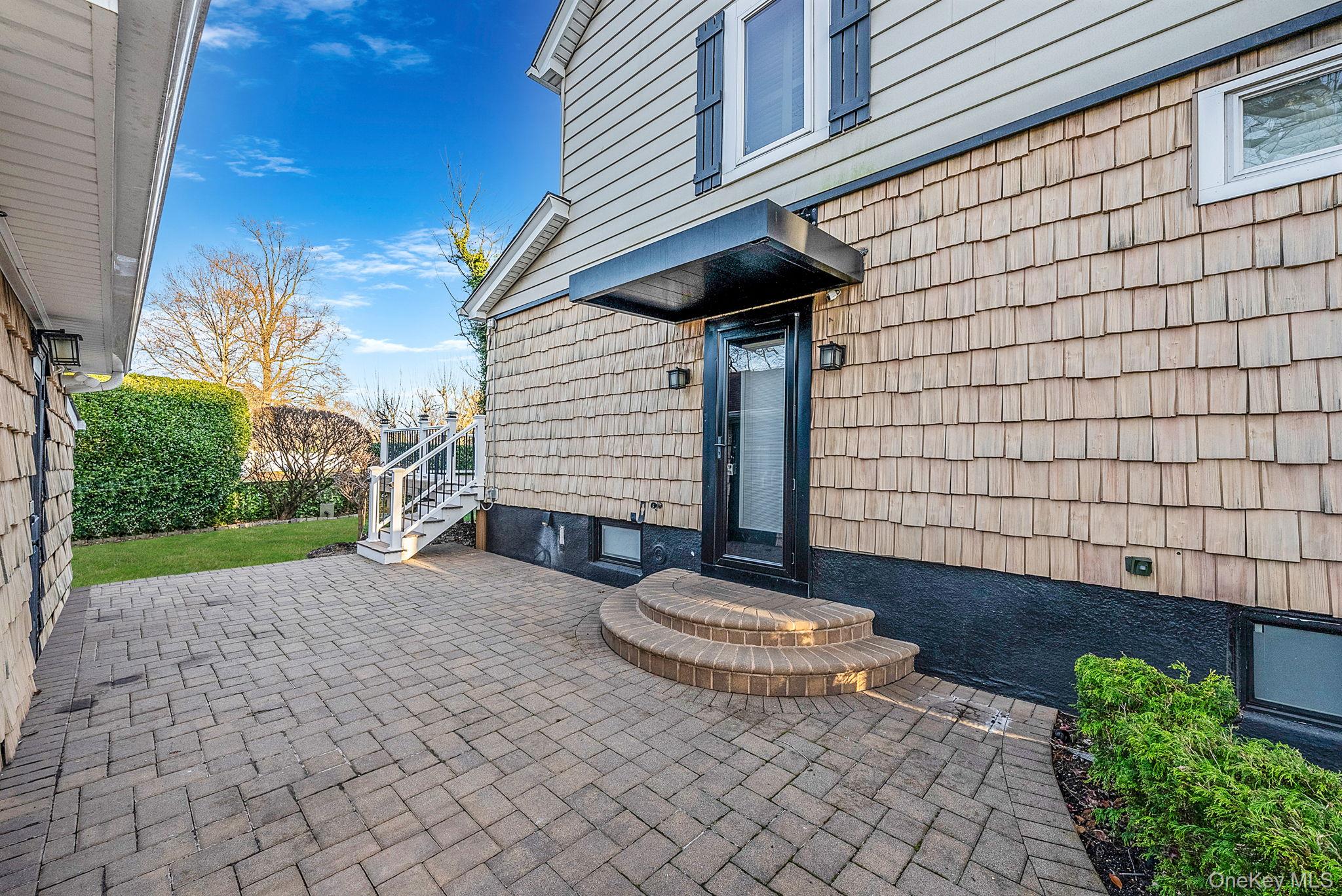 32 Everett, Lynbrook, NY 11563