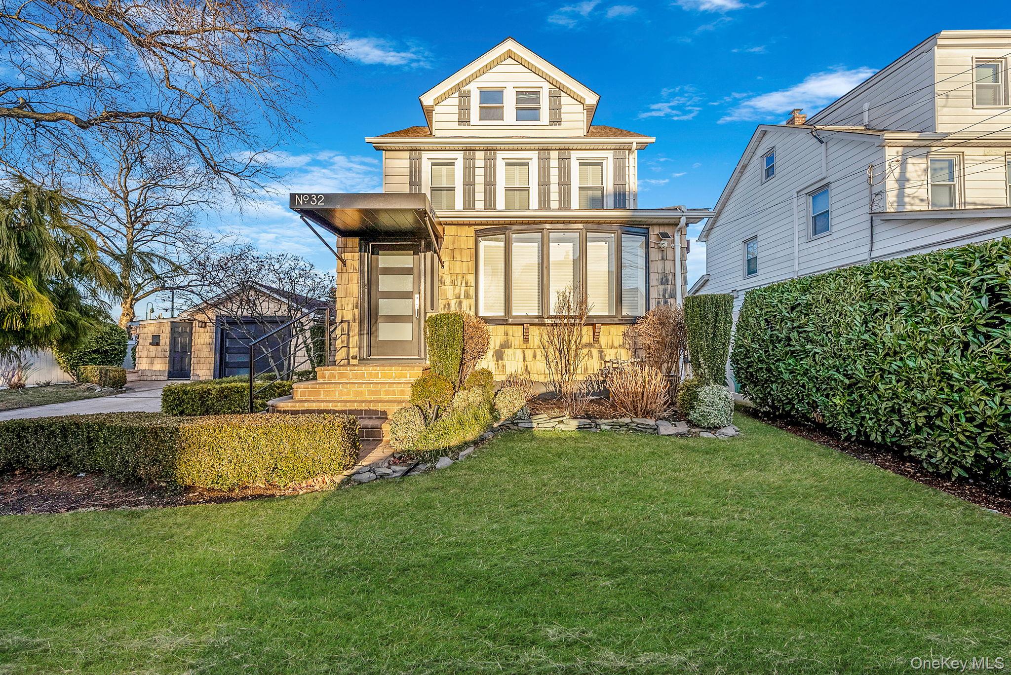 32 Everett, Lynbrook, NY 11563