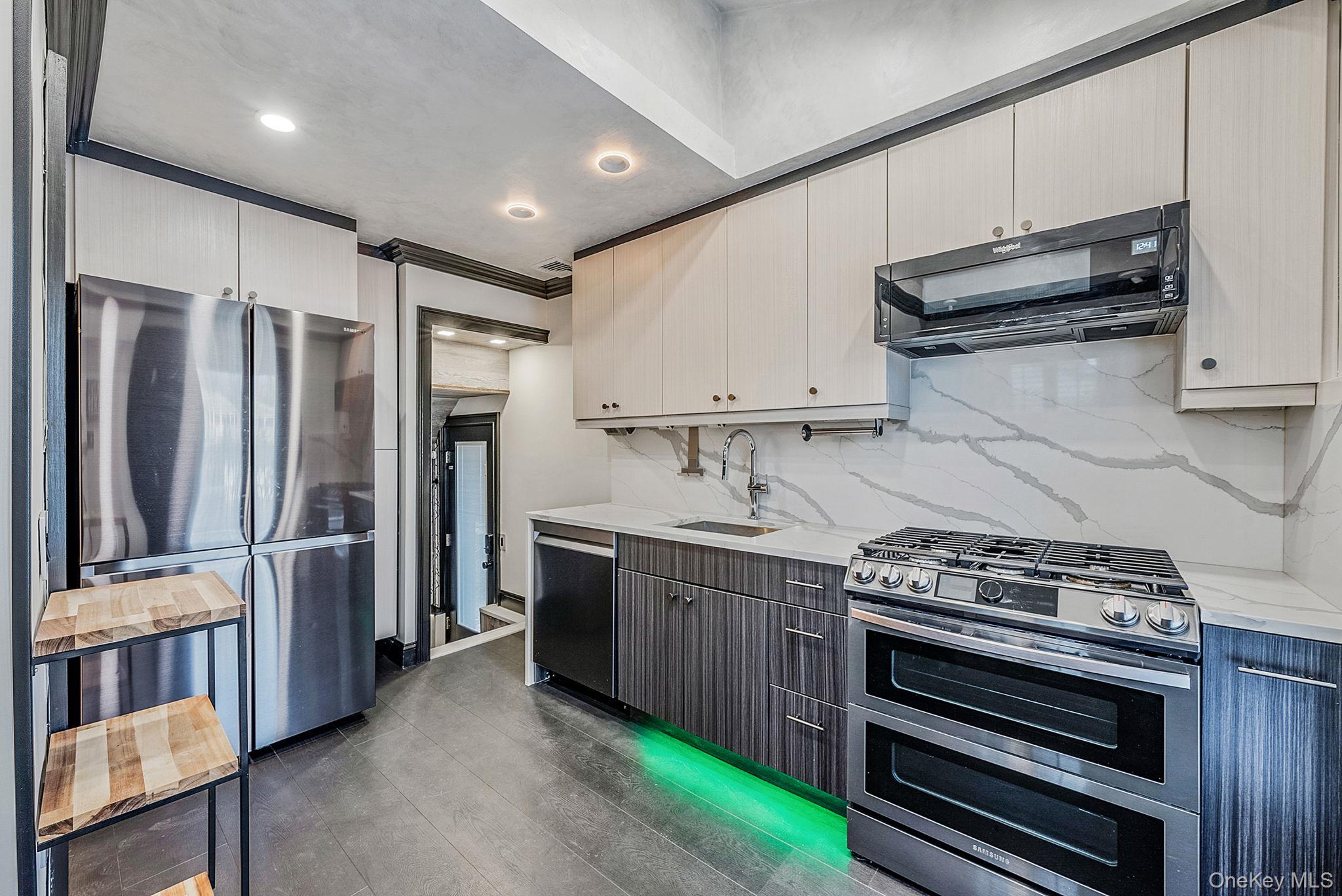 32 Everett, Lynbrook, NY 11563