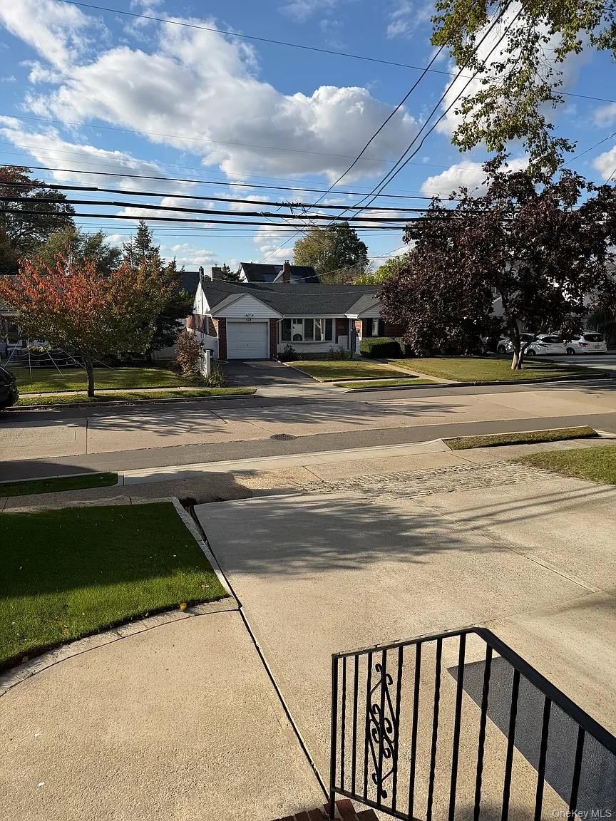 111 Piccadilly Dwns, Lynbrook, NY 11563