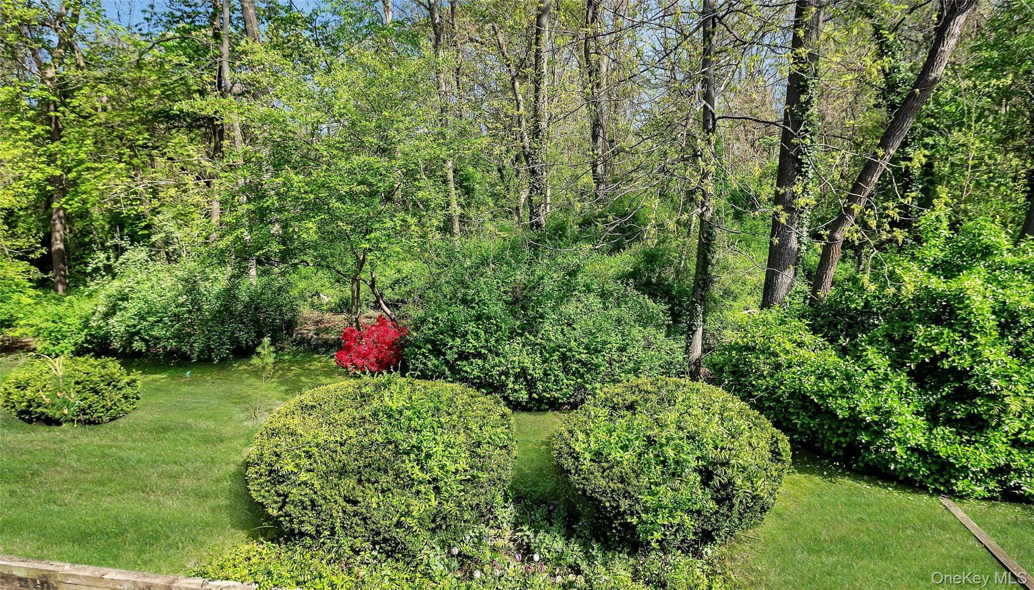 45 Windsor Gate # 45, North Hills, NY 11040