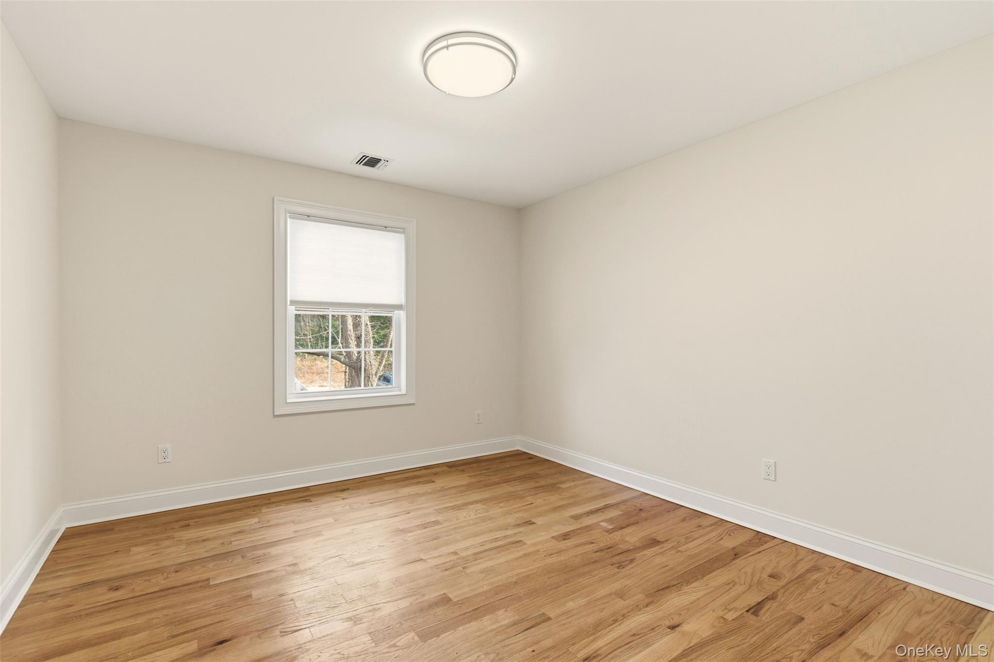 16 Soundview Road, Huntington, NY 11743