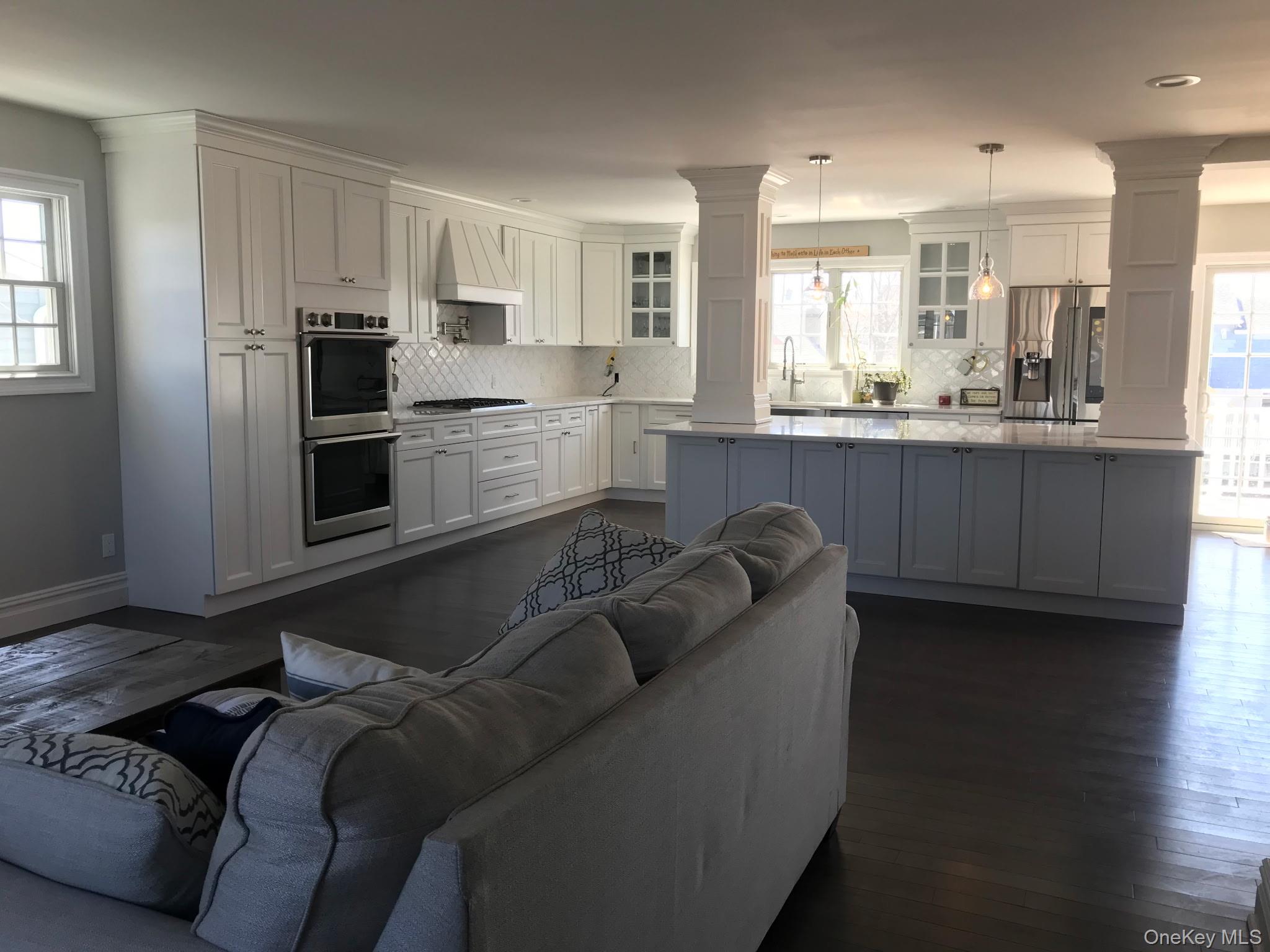 16 Cape Road, Amityville, NY 11701