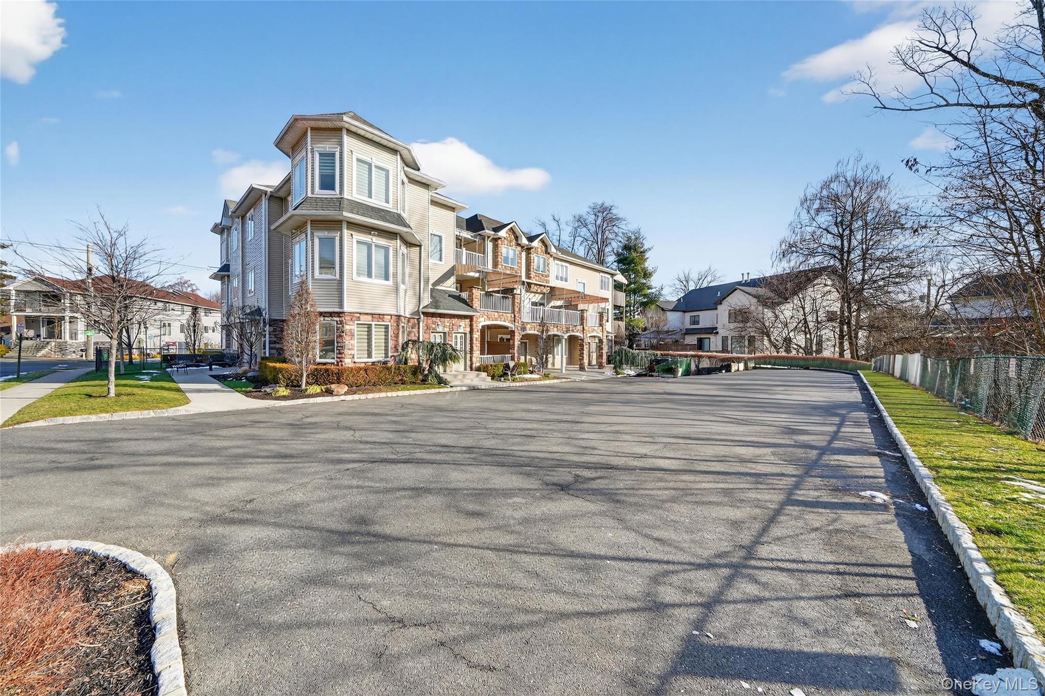 2 Bluefield Drive # 103, Spring Valley, NY 10977