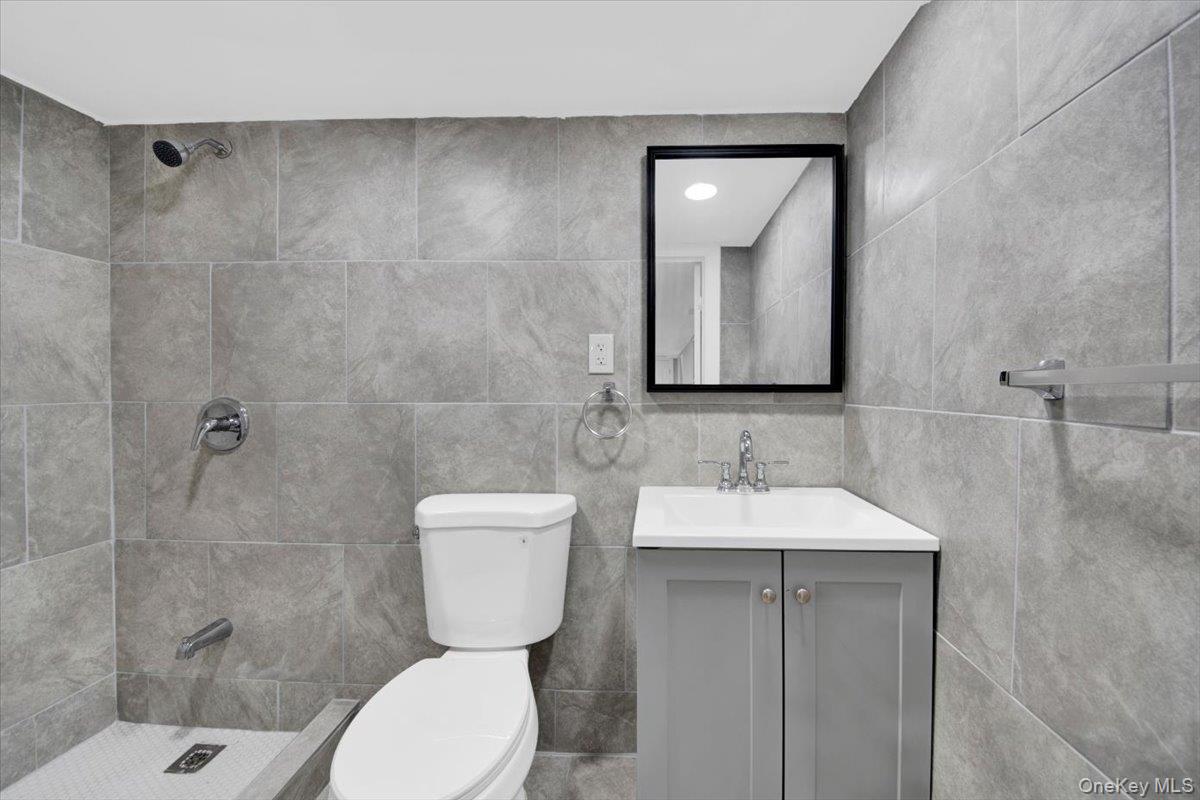 2886 Randall Avenue, Bronx, NY 10465