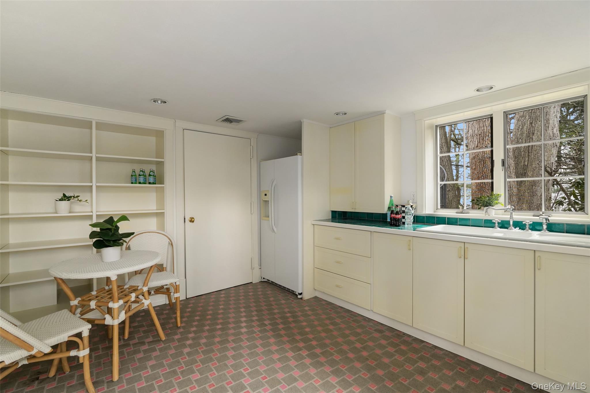 49 Moore Road, Bronxville, NY 10708