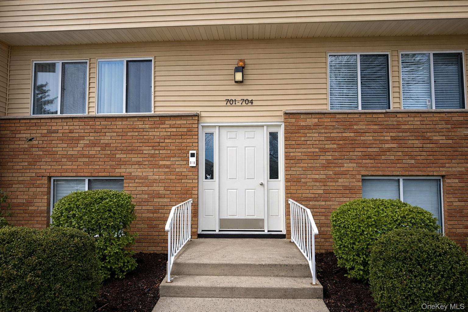 25 College Avenue # 701, Nanuet, NY 10954