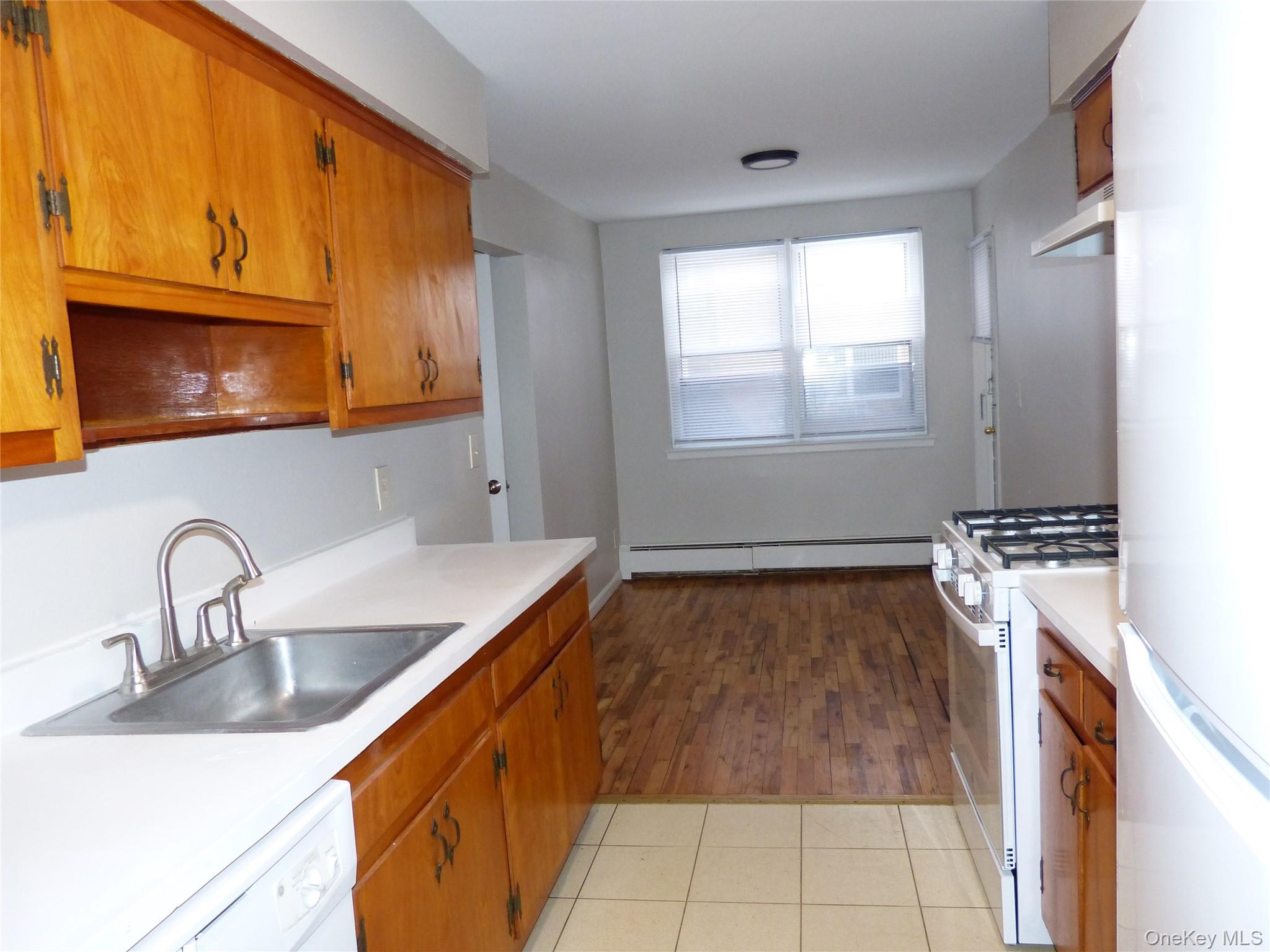 201 Kearsing Parkway # D, Monsey, NY 10952