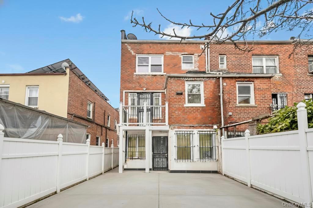 8809 208th Street, Queens Village, NY 11427