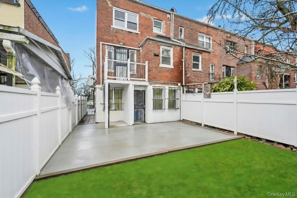 8809 208th Street, Queens Village, NY 11427