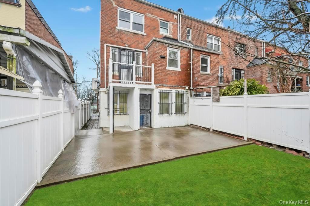 8809 208th Street, Queens Village, NY 11427