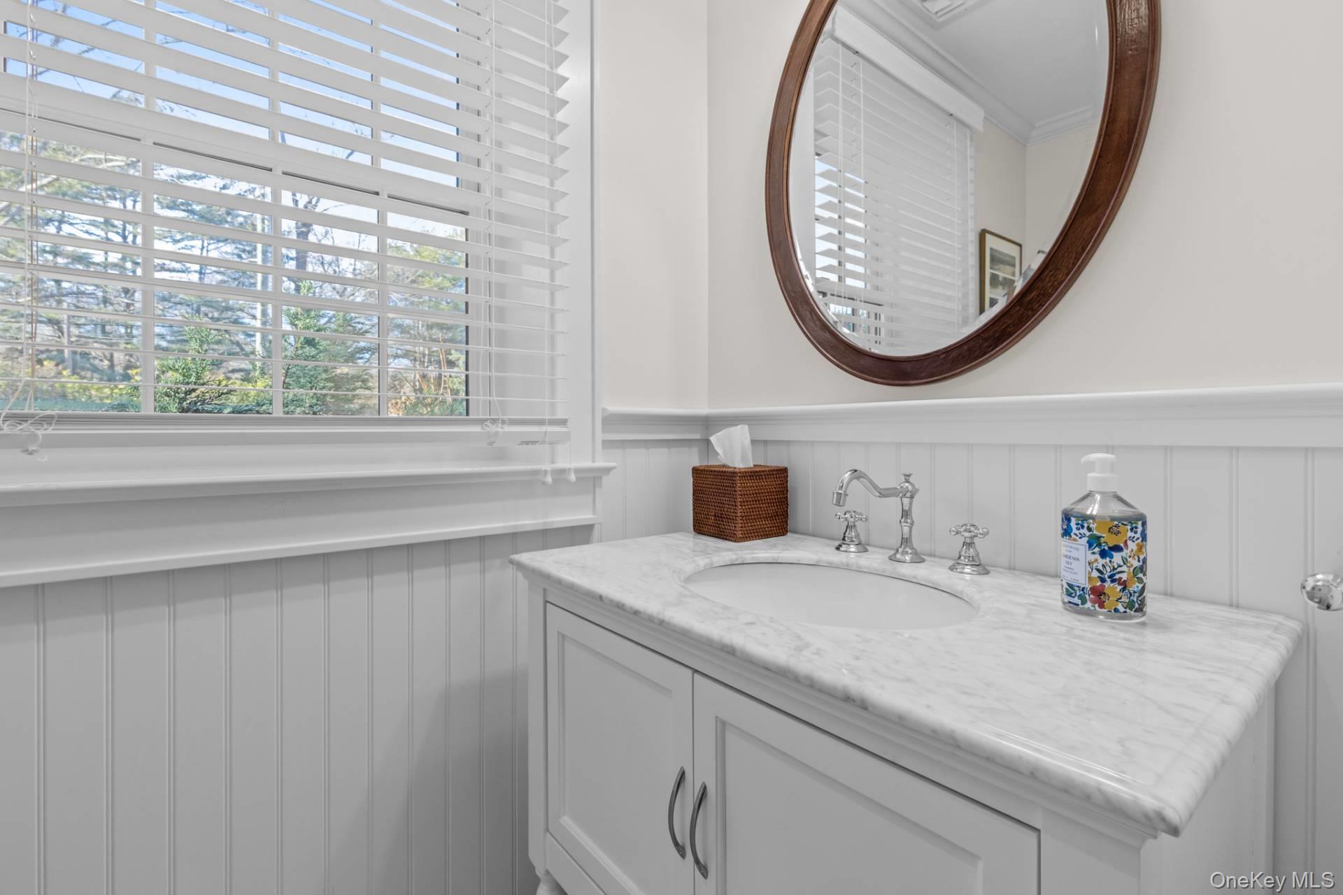 16 Tuckahoe Lane, Southampton, NY 11968