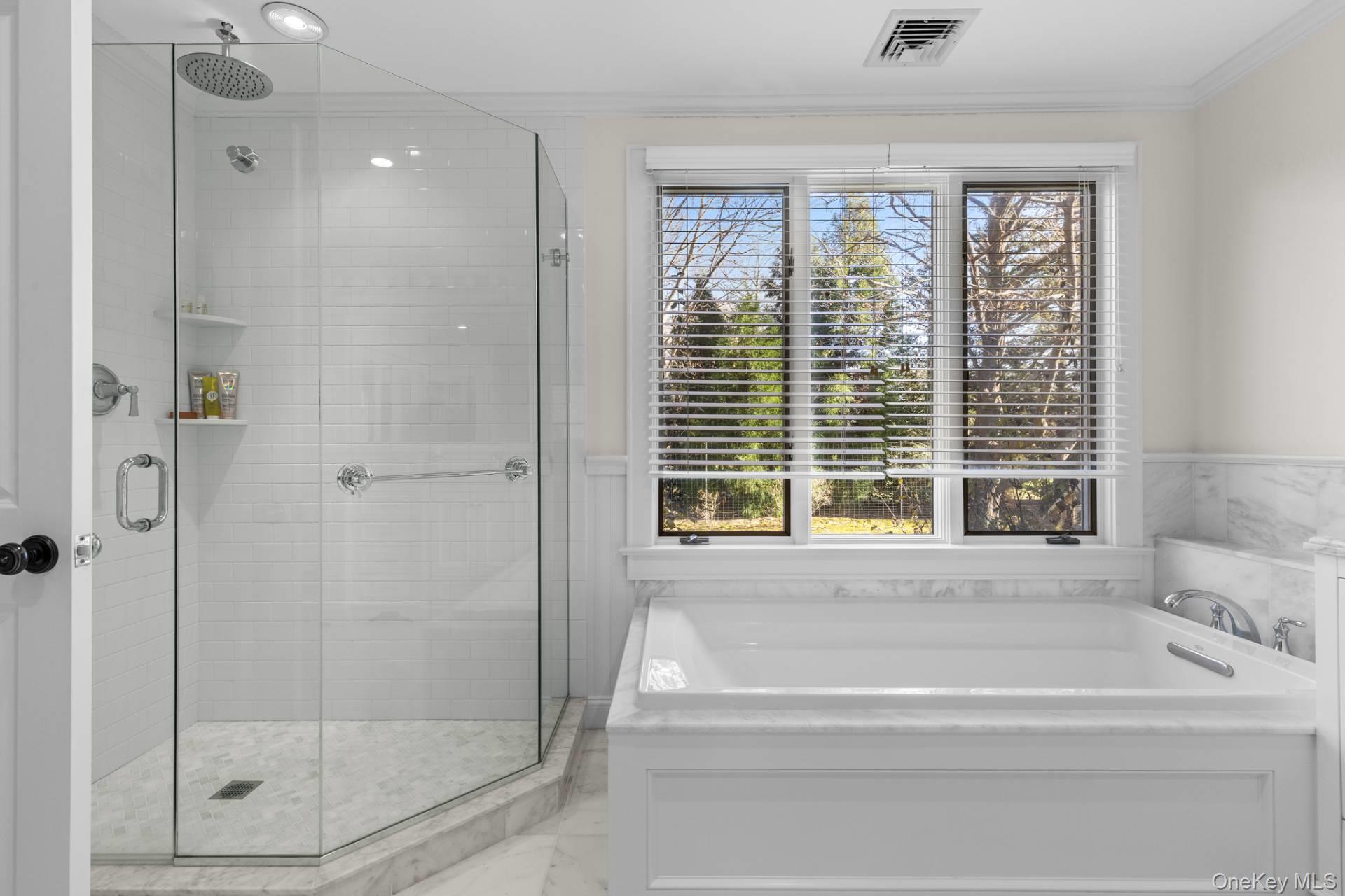 16 Tuckahoe Lane, Southampton, NY 11968