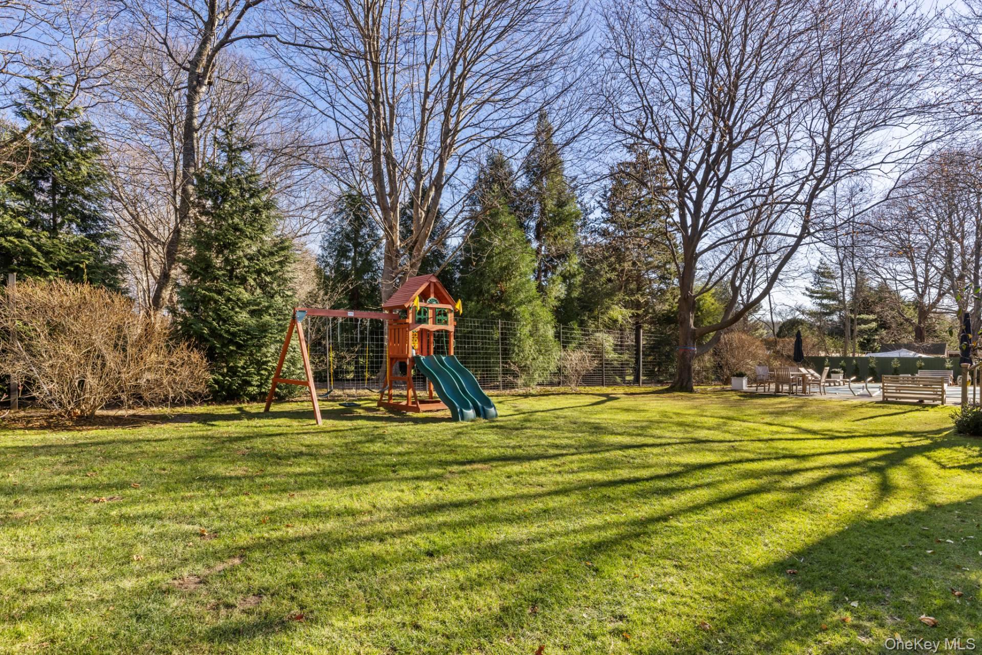 16 Tuckahoe Lane, Southampton, NY 11968