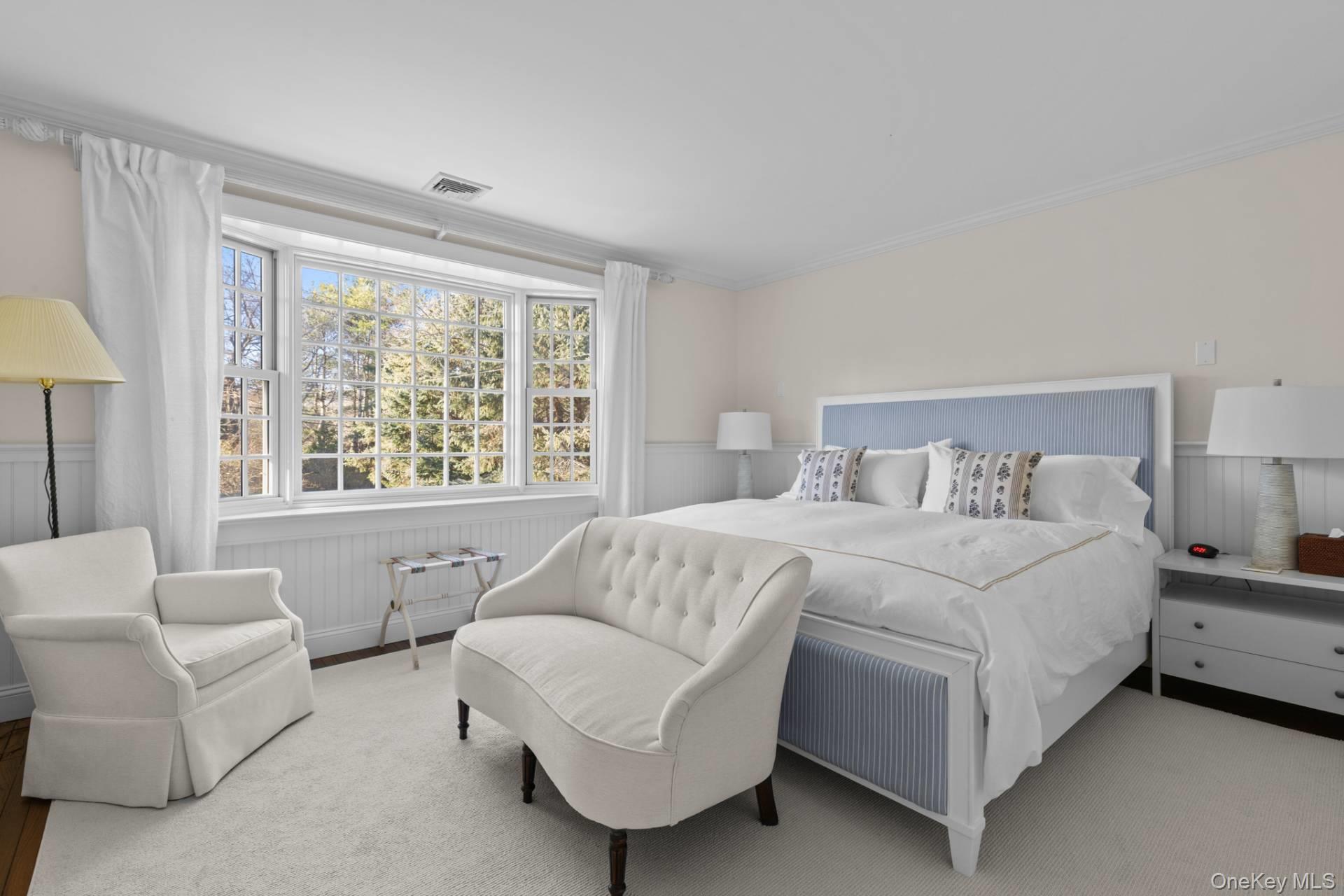 16 Tuckahoe Lane, Southampton, NY 11968