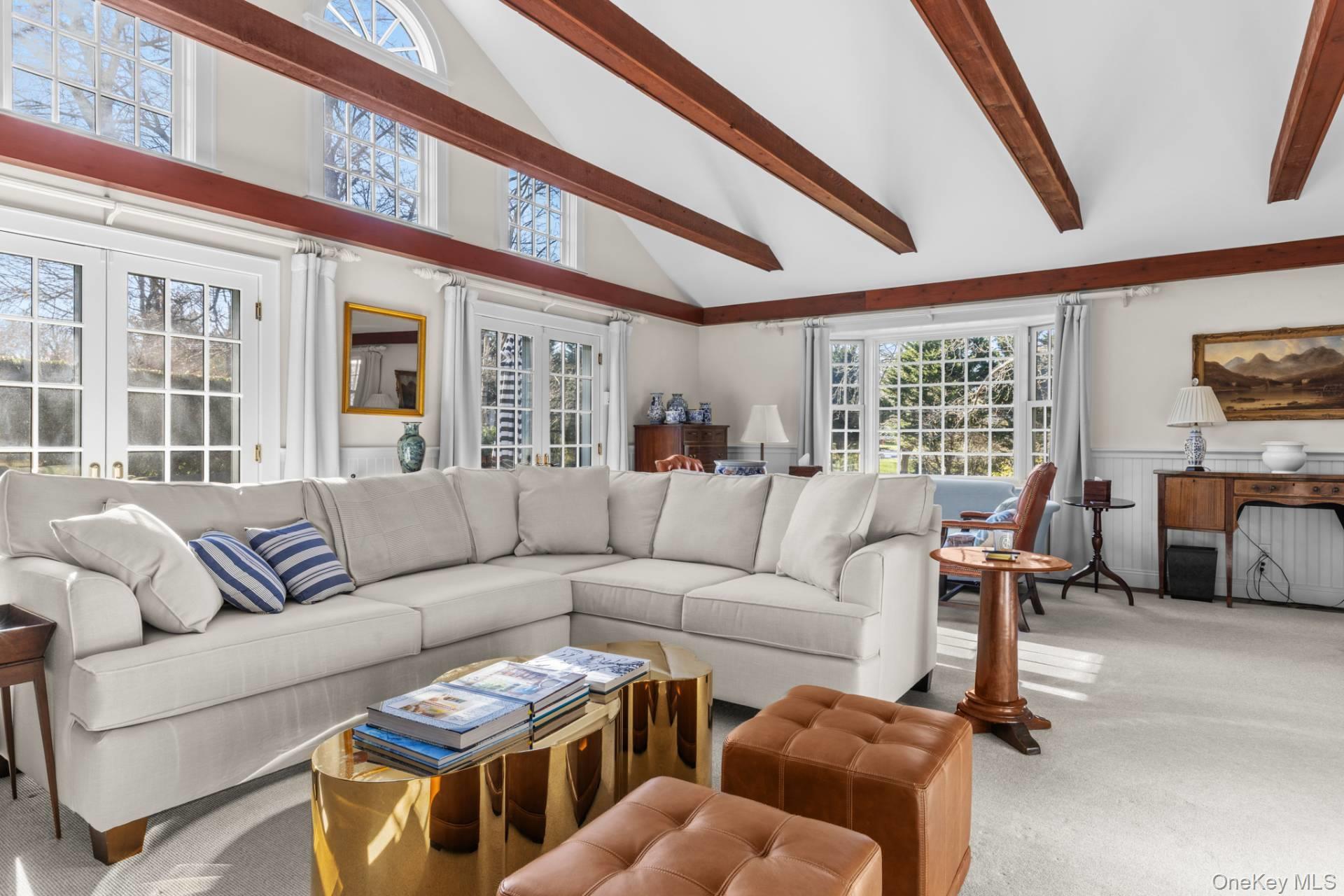 16 Tuckahoe Lane, Southampton, NY 11968