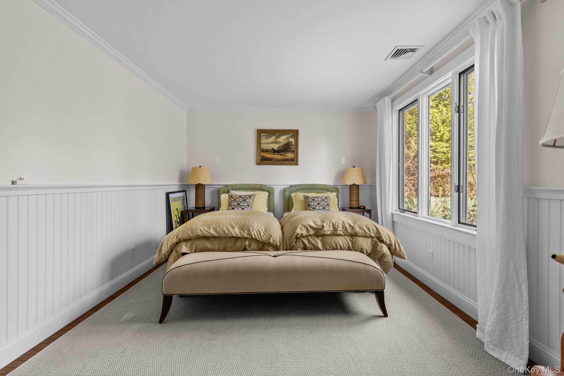 16 Tuckahoe Lane, Southampton, NY 11968