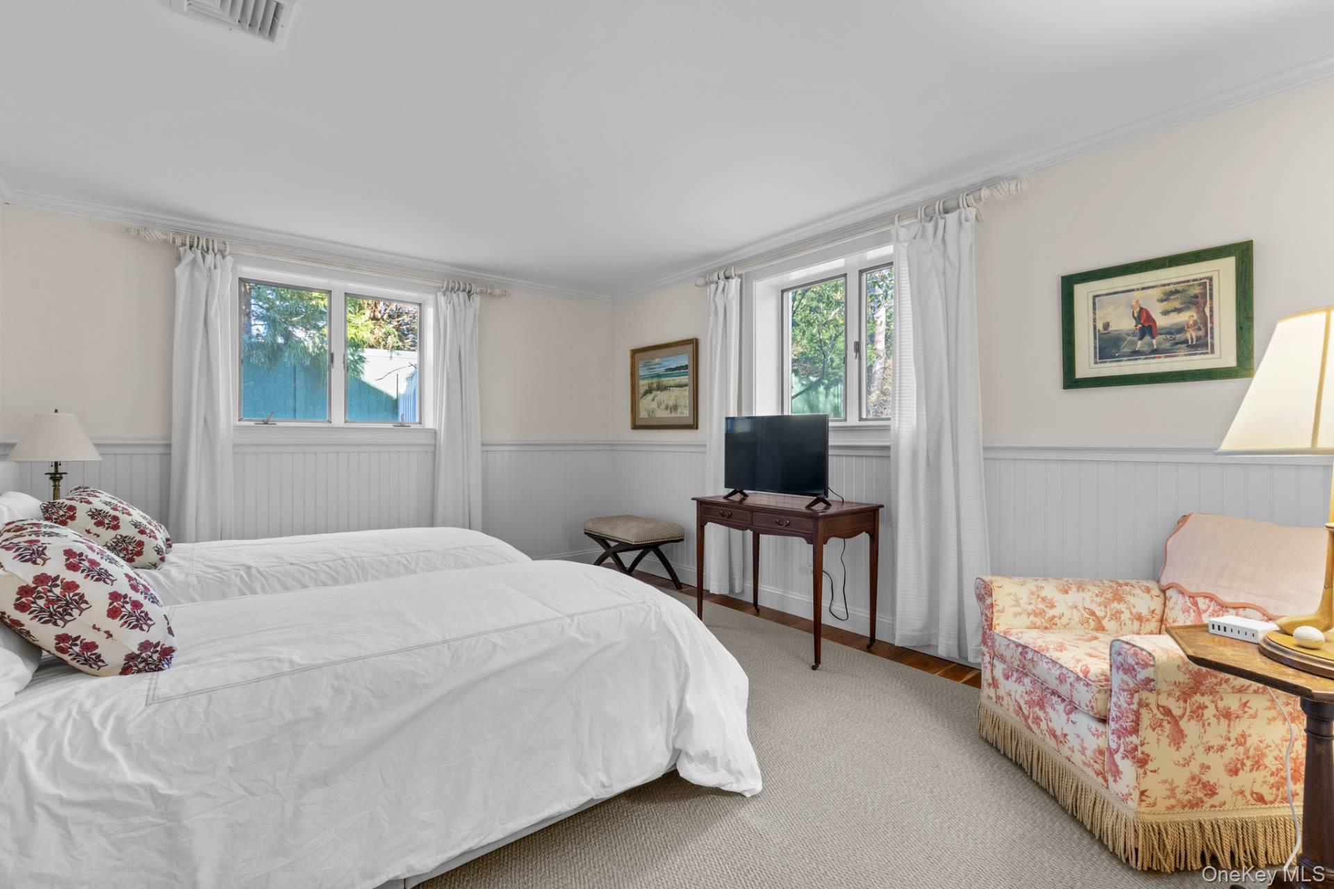 16 Tuckahoe Lane, Southampton, NY 11968