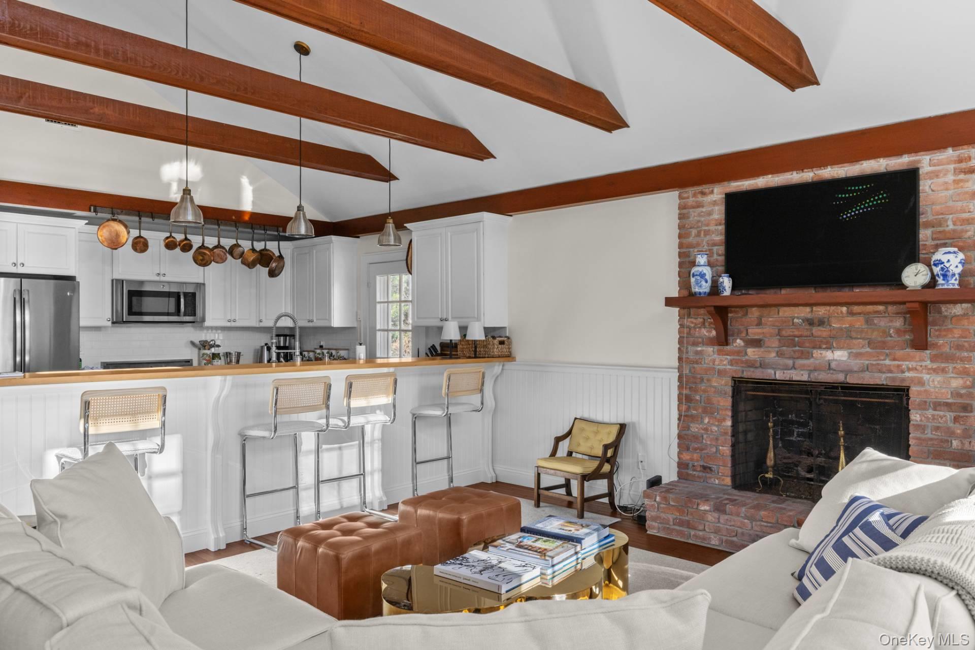 16 Tuckahoe Lane, Southampton, NY 11968