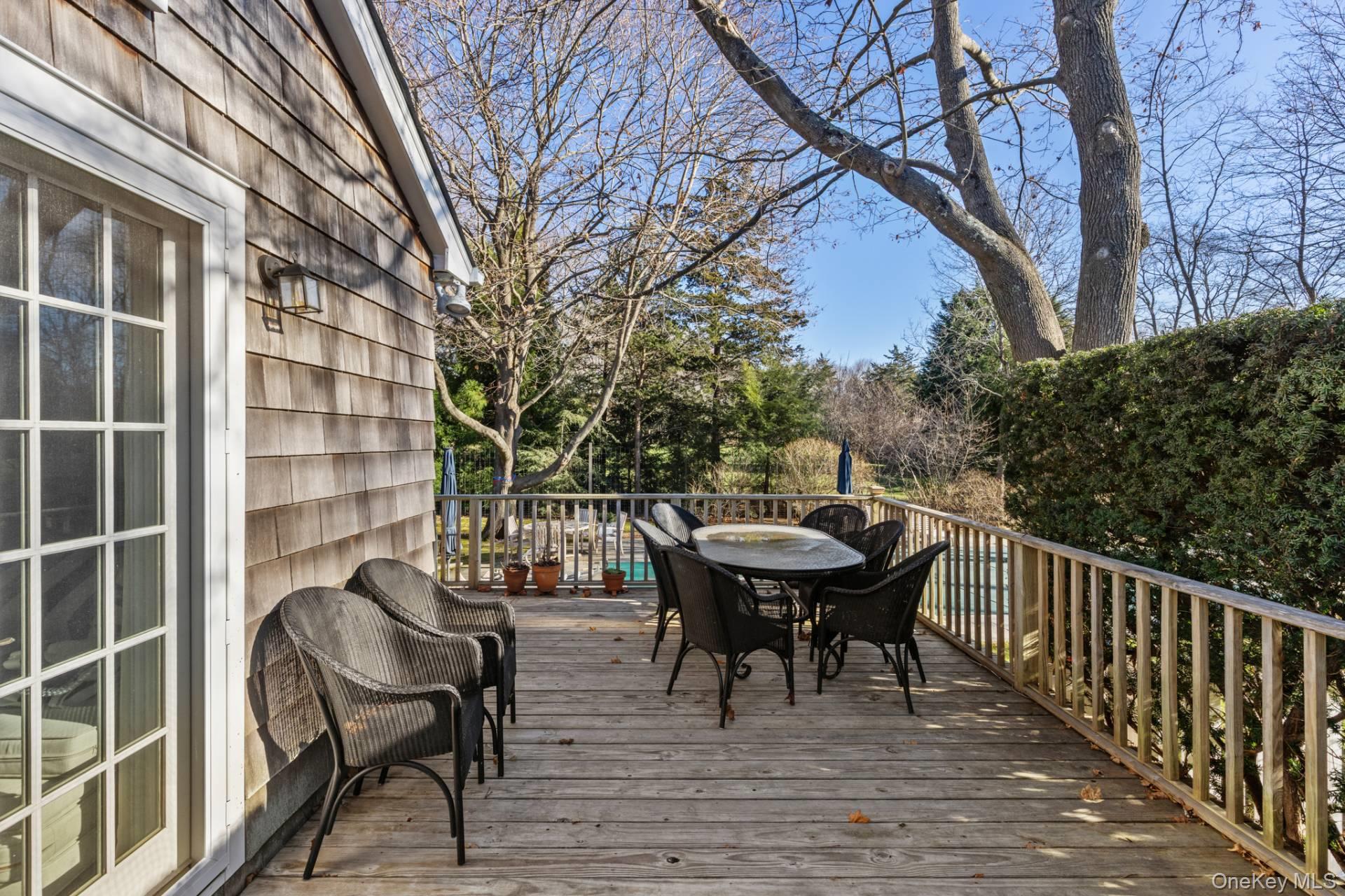 16 Tuckahoe Lane, Southampton, NY 11968