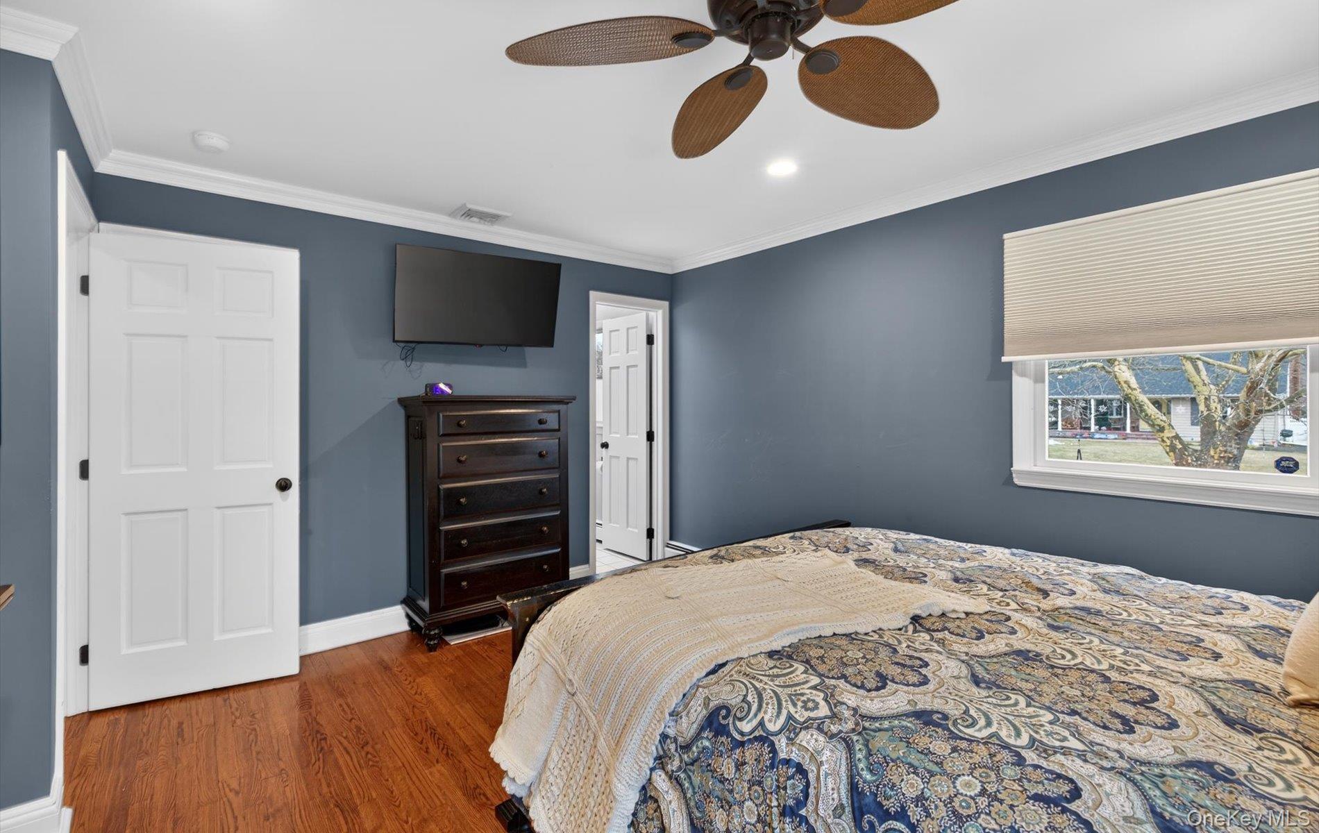 18 Canterbury Lane, Nesconset, NY 11767