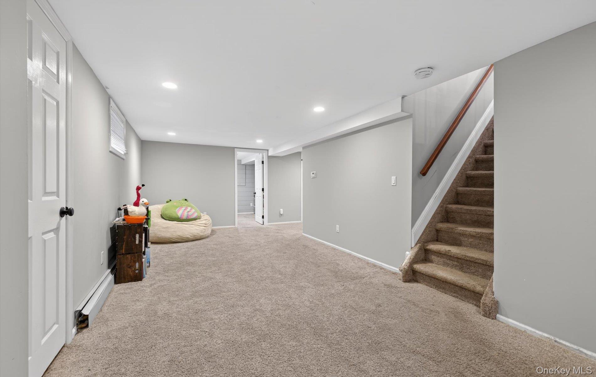 18 Canterbury Lane, Nesconset, NY 11767