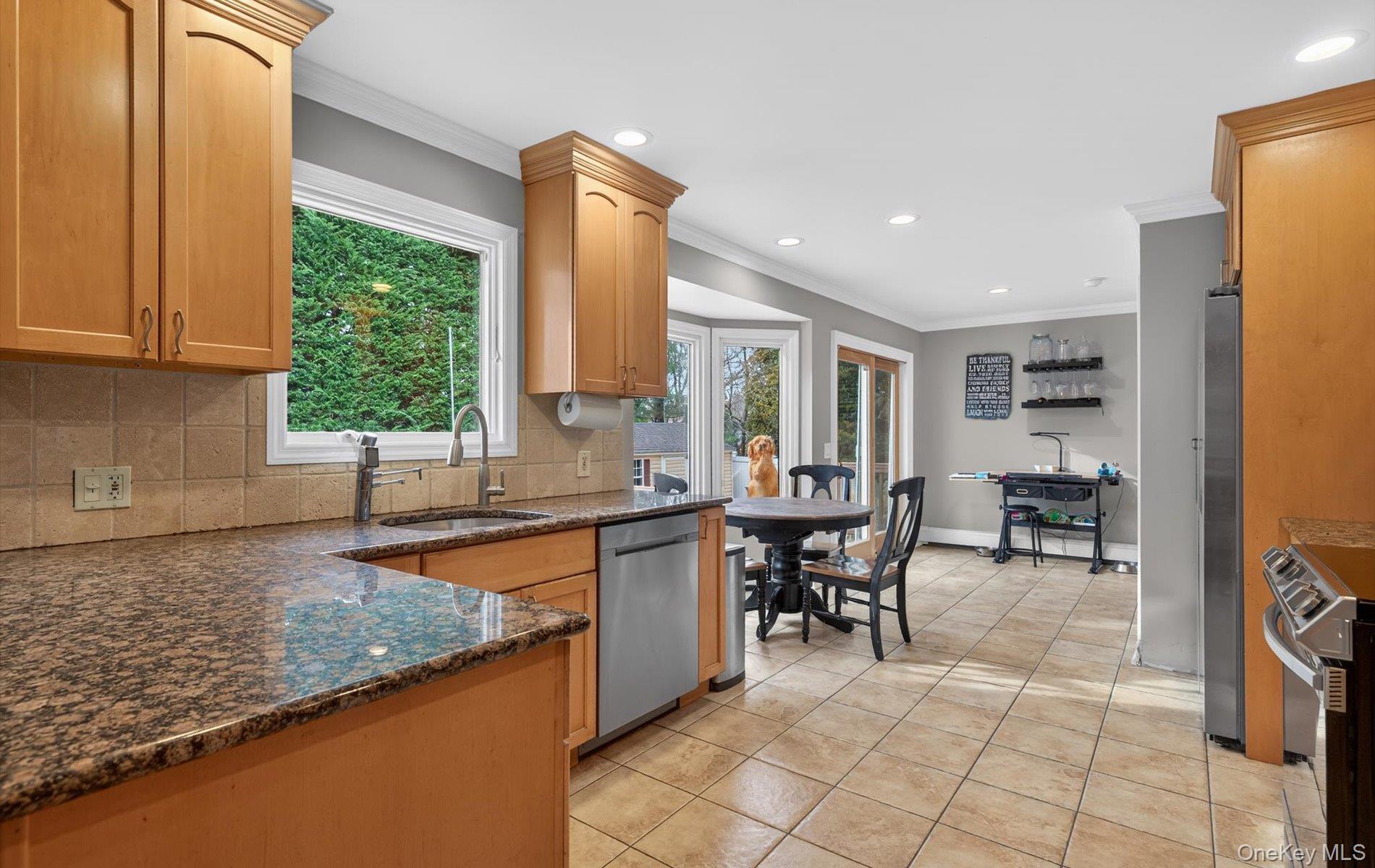 18 Canterbury Lane, Nesconset, NY 11767