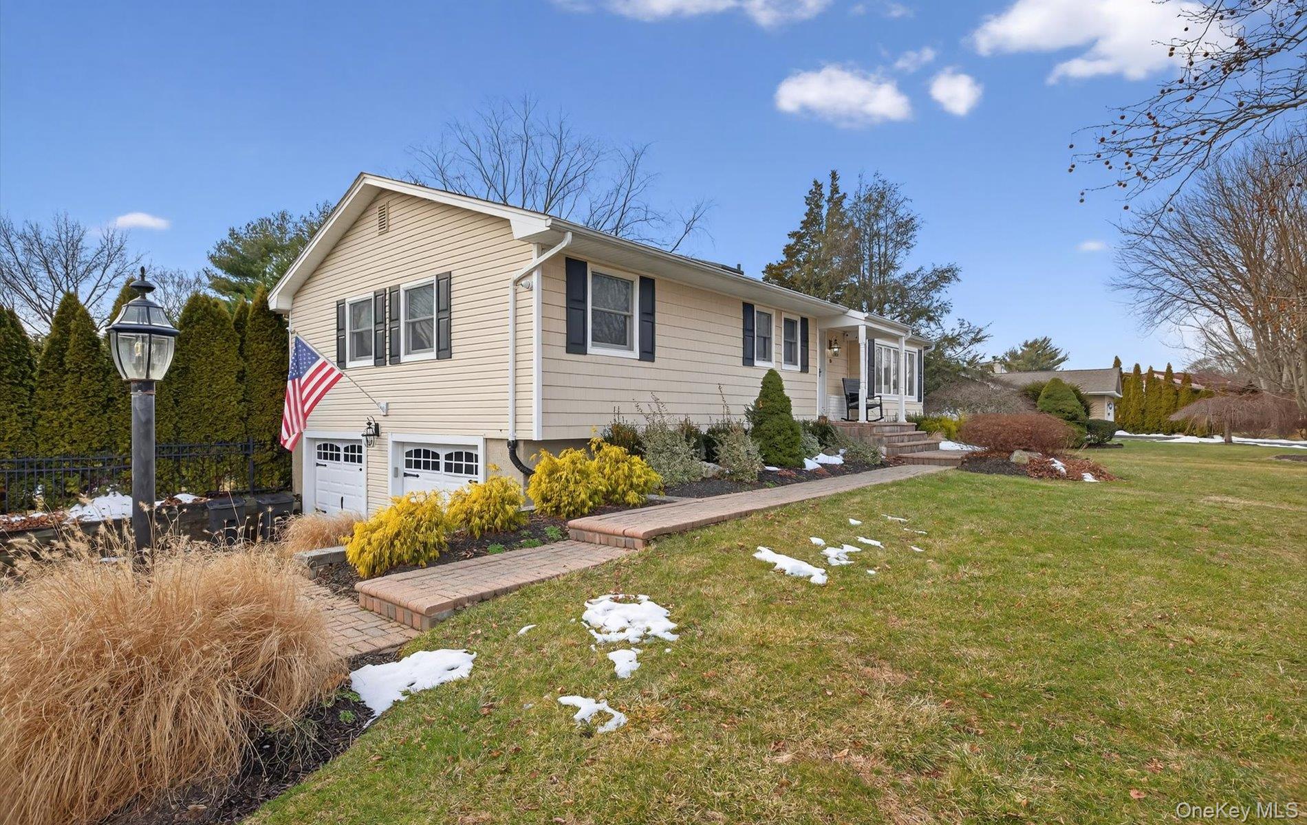 18 Canterbury Lane, Nesconset, NY 11767